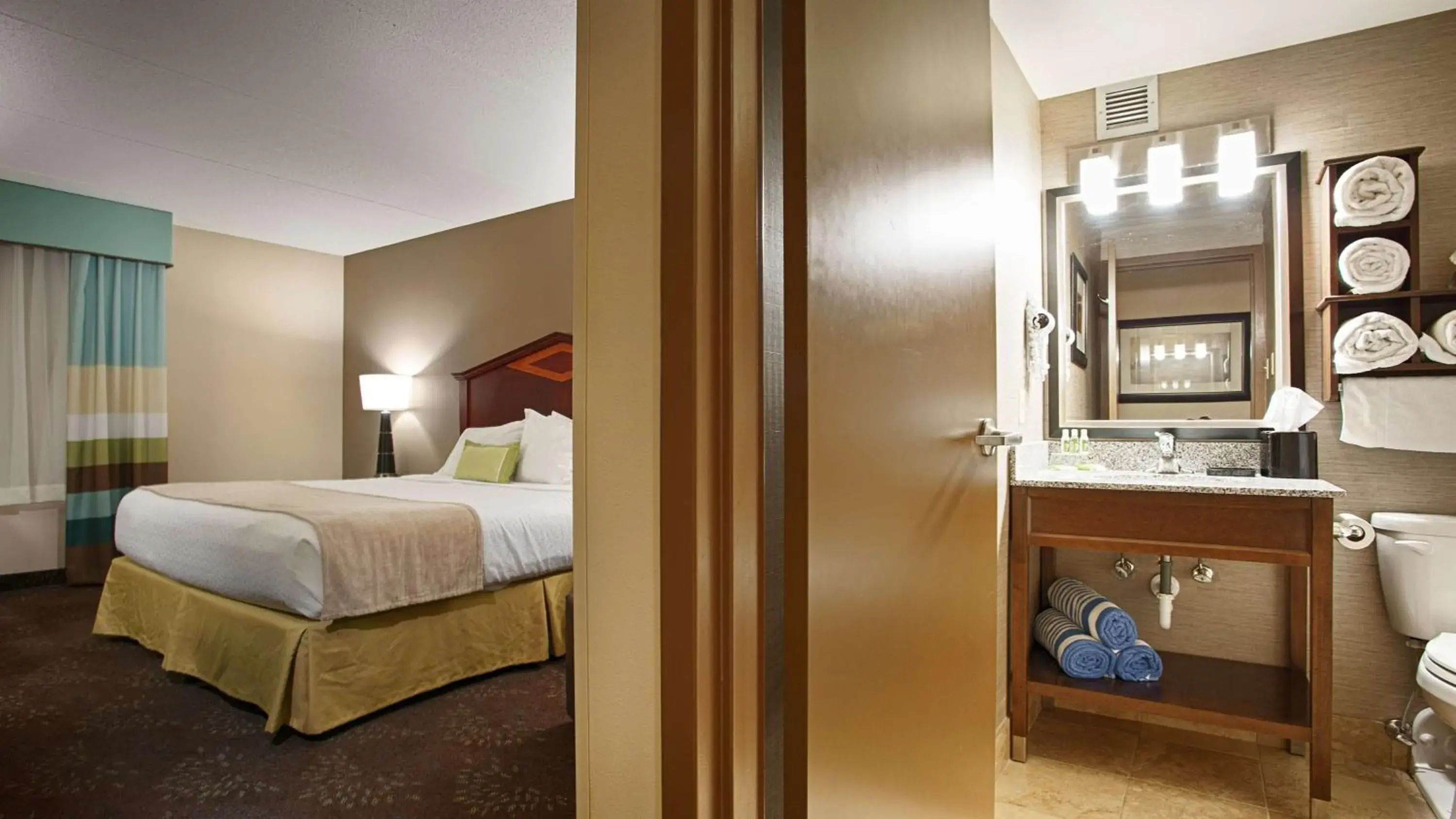 King Room in Best Western Plus Willmar King Room in Best Western Plus Willmar