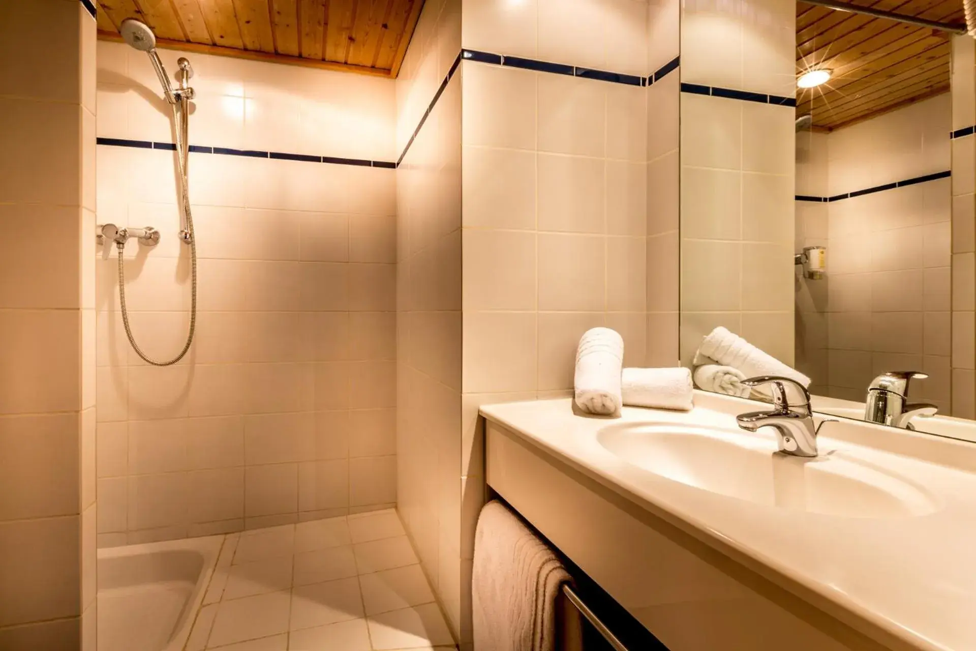 Standard Single Room - single occupancy in Les Crêtes Blanches Standard Single Room - single occupancy in Les Crêtes Blanches