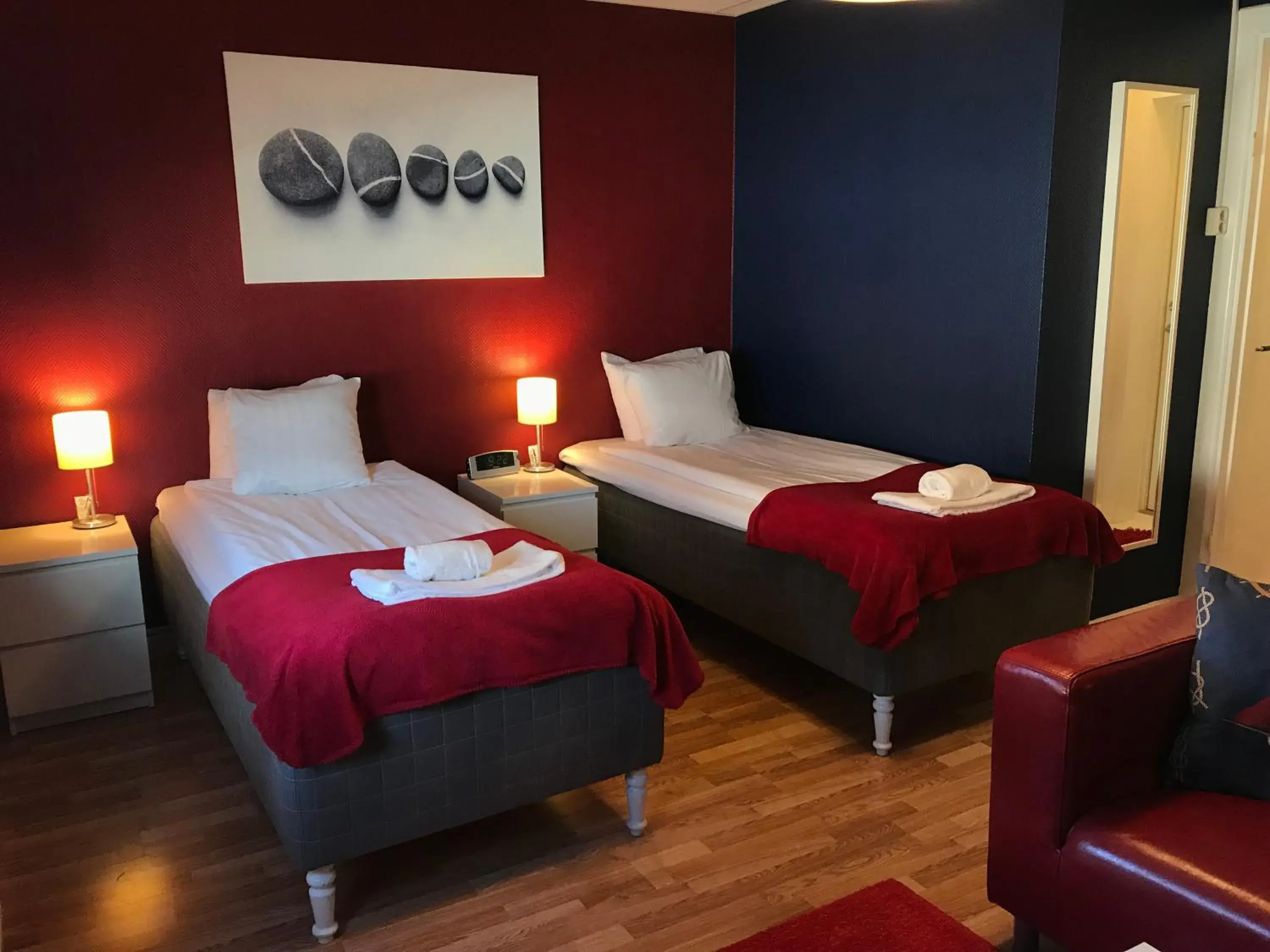 Double or Twin Room - single occupancy in Port Hotel Double or Twin Room - single occupancy in Port Hotel