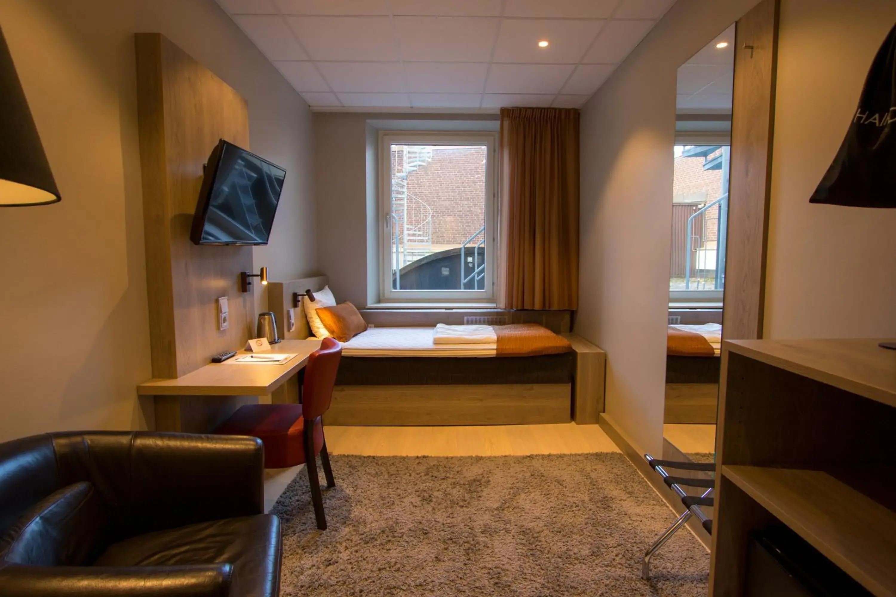 Single Room with Shared Bathroom in Dream - Luxury Hostel Single Room with Shared Bathroom in Dream - Luxury Hostel