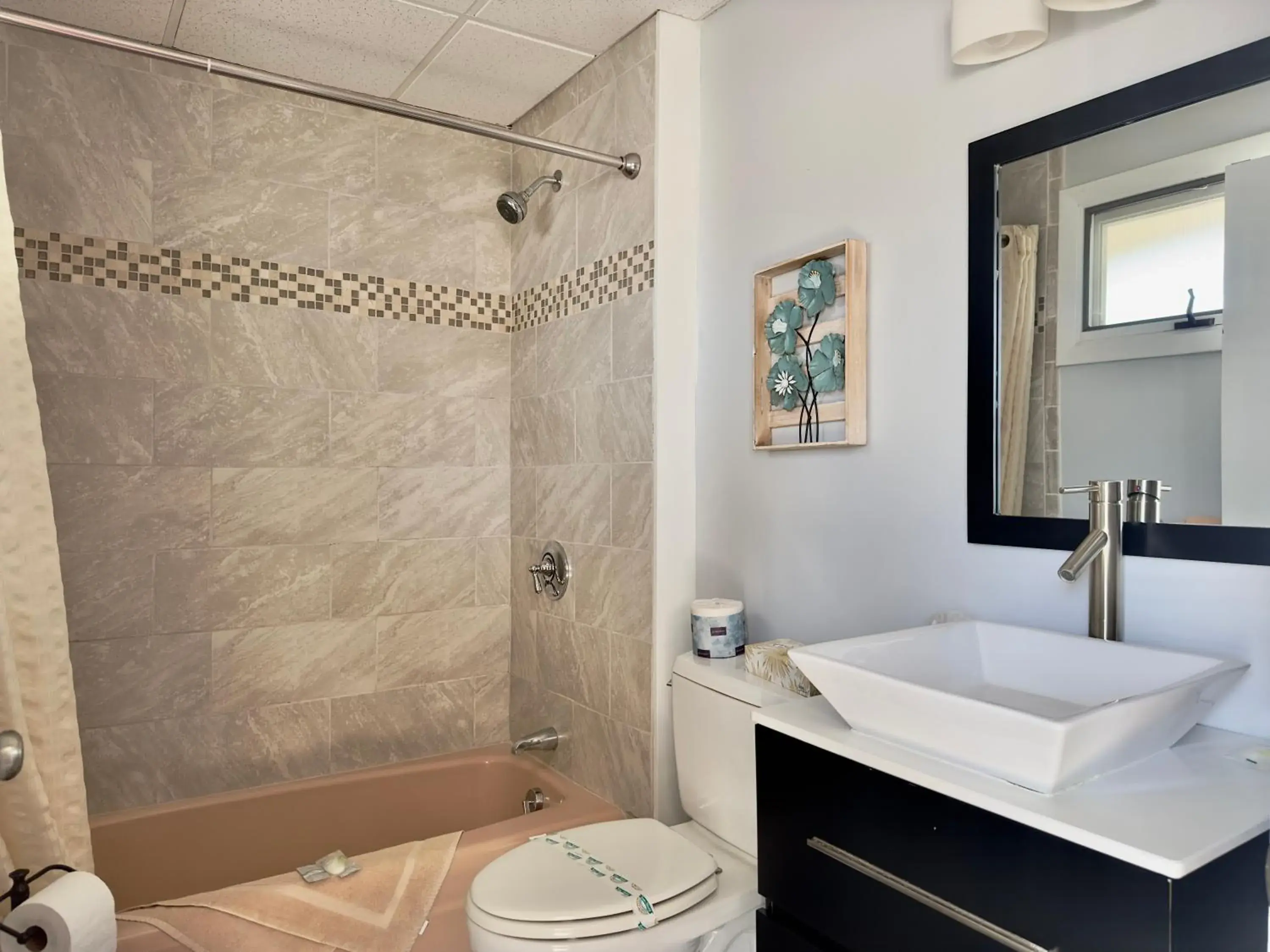 Double Room in Colonial Valley Motel Double Room in Colonial Valley Motel