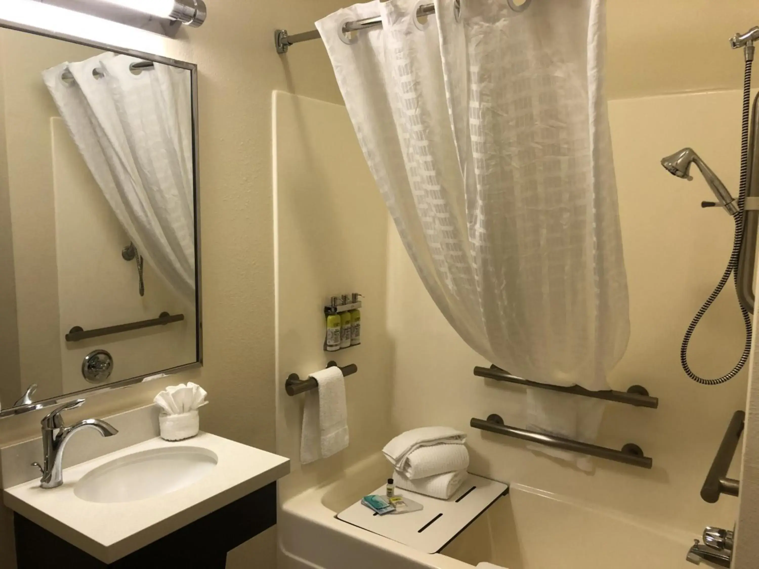 Studio Suite with Two Double Beds and Hearing Accessible Tub - Non-Smoking in Candlewood Suites Greenville NC by IHG Studio Suite with Two Double Beds and Hearing Accessible Tub - Non-Smoking in Candlewood Suites Greenville NC by IHG