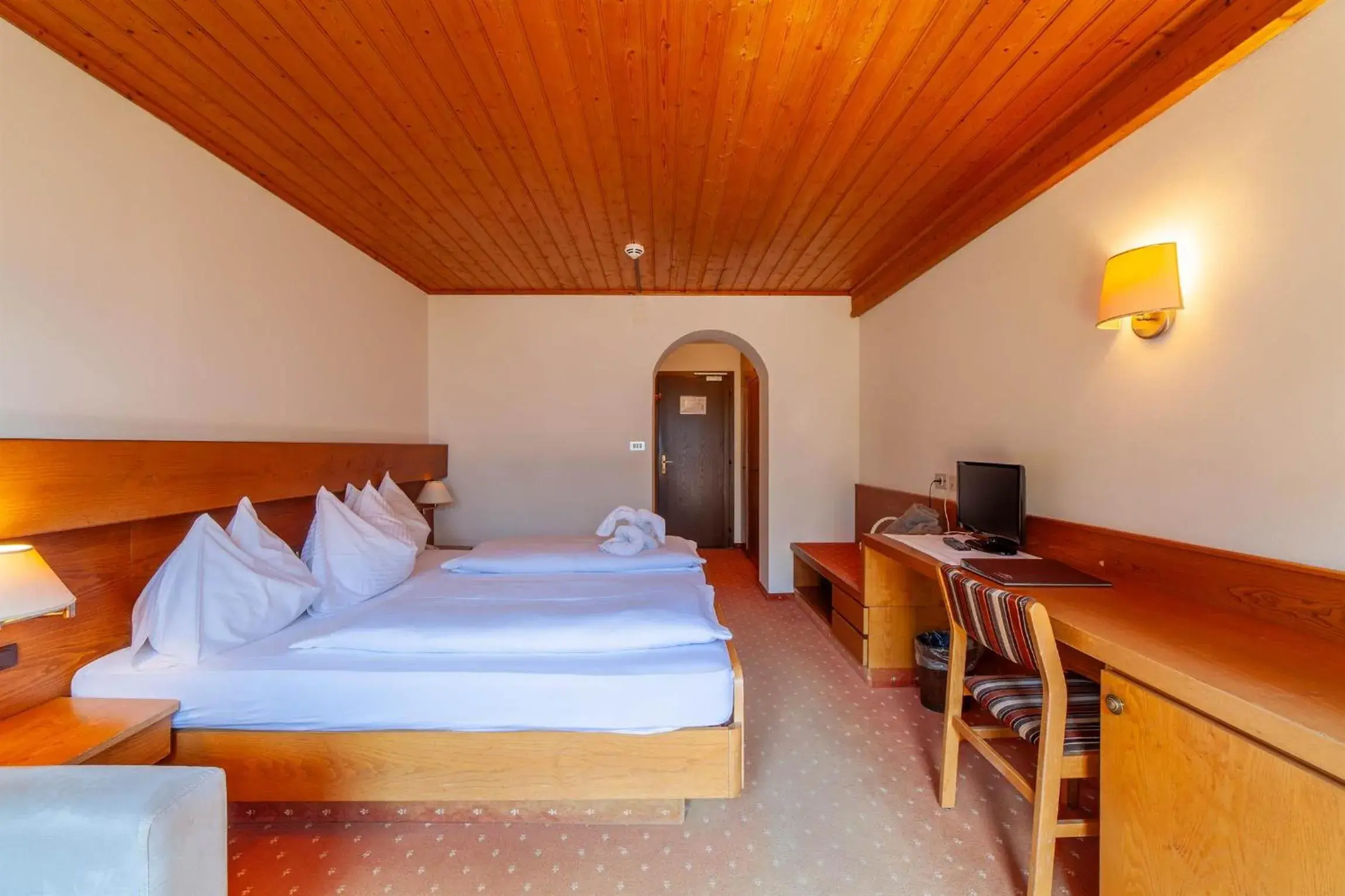 Deluxe Double Room with Balcony in Hotel St. Pankraz Deluxe Double Room with Balcony in Hotel St. Pankraz