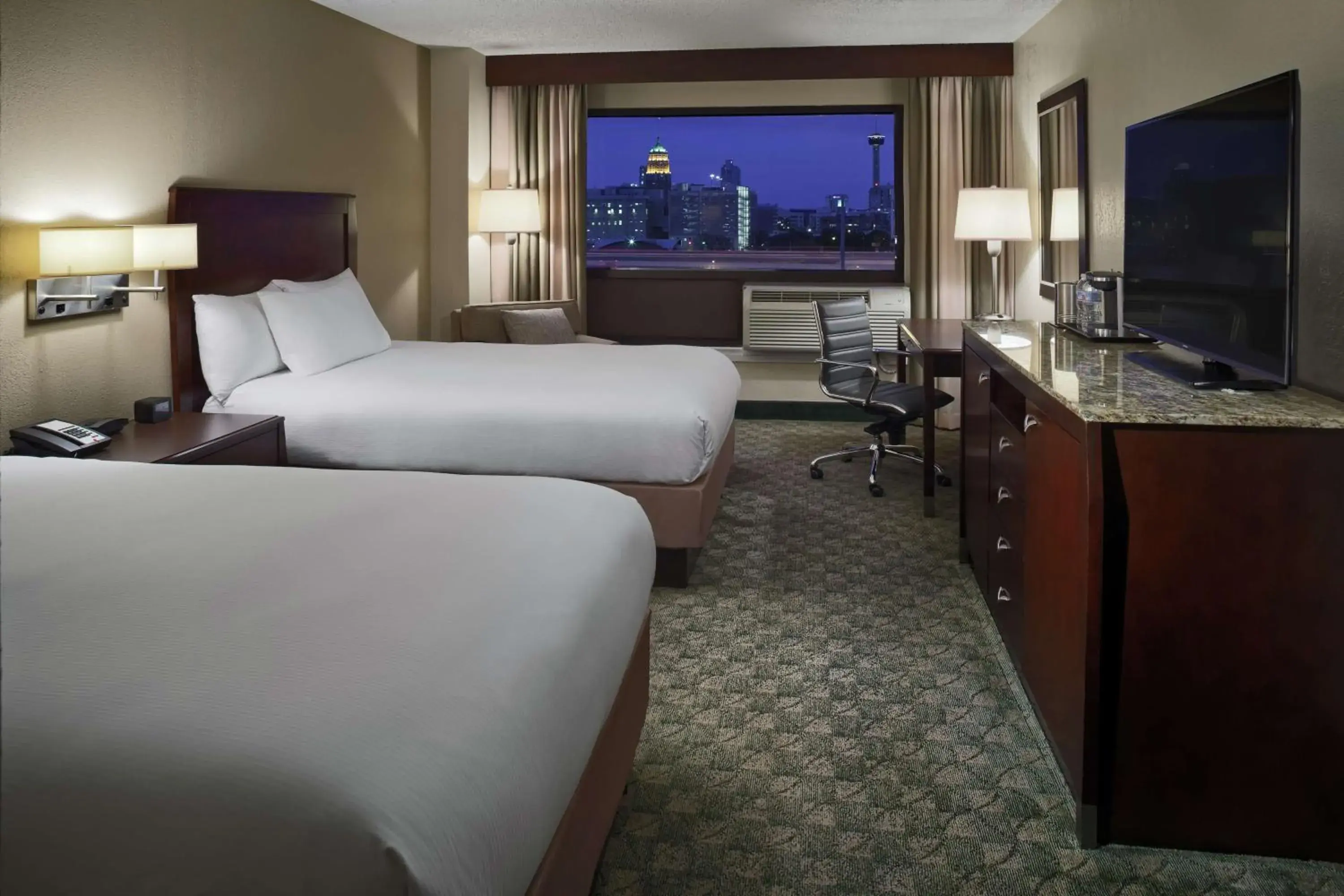 Double Room with Two Double Beds - Roll In Shower/Non-Smoking in DoubleTree by Hilton San Antonio Downtown Double Room with Two Double Beds - Roll In Shower/Non-Smoking in DoubleTree by Hilton San Antonio Downtown