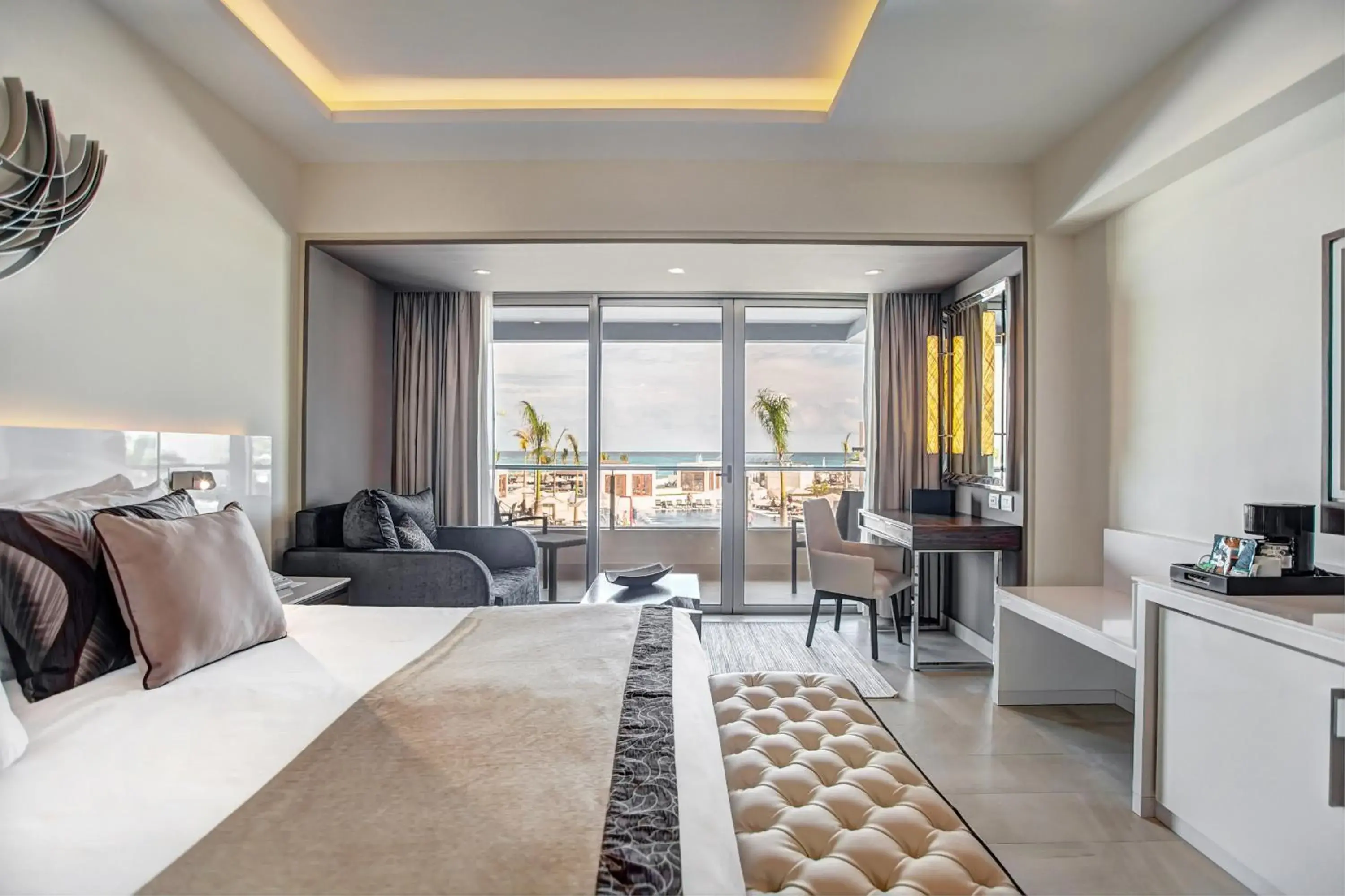 Luxury Junior Suite with Ocean View - single occupancy in Royalton Blue Waters Montego Bay, An Autograph Collection All-Inclusive Resort Luxury Junior Suite with Ocean View - single occupancy in Royalton Blue Waters Montego Bay, An Autograph Collection All-Inclusive Resort