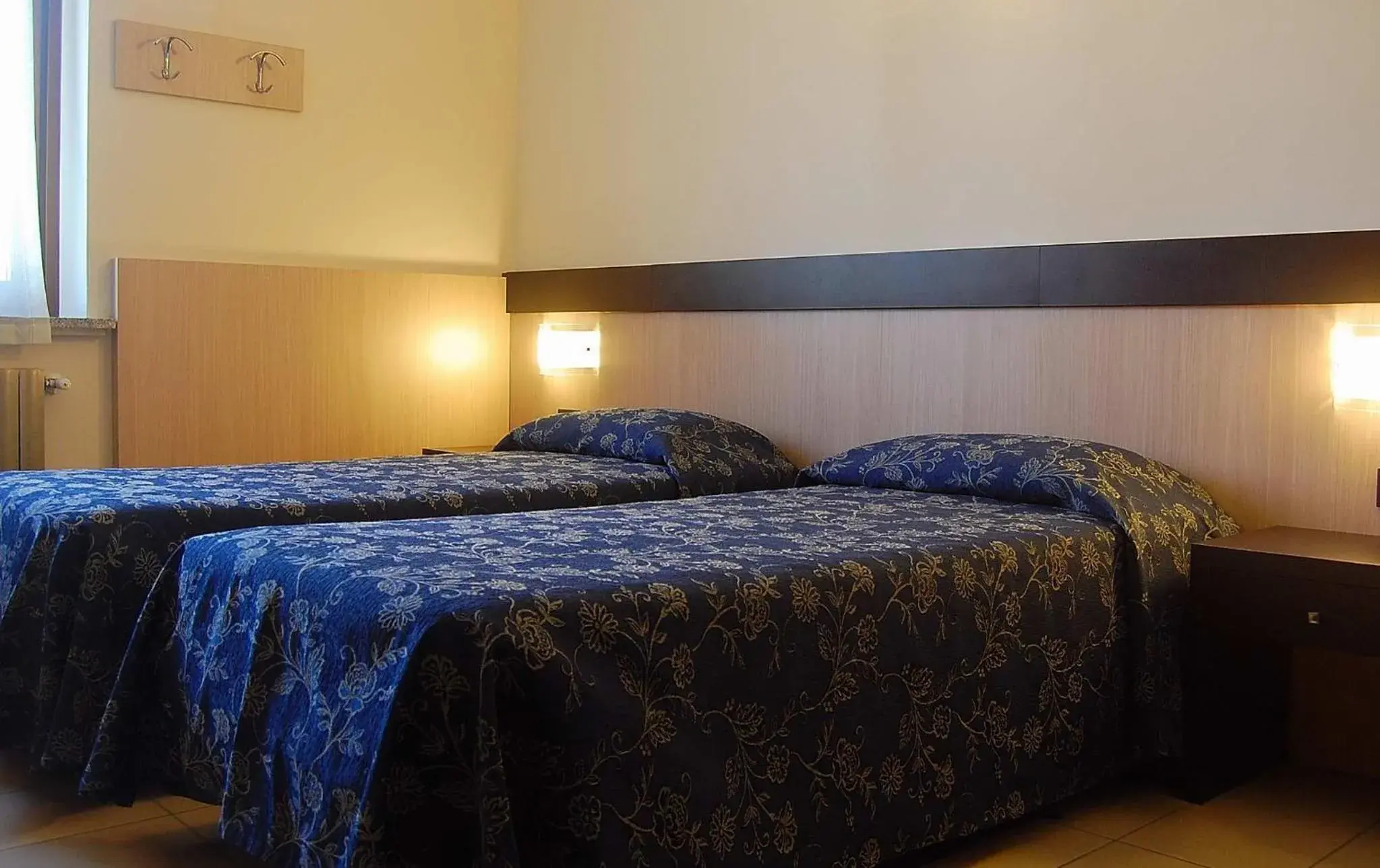 Twin Room in Albergo Visconti Twin Room in Albergo Visconti