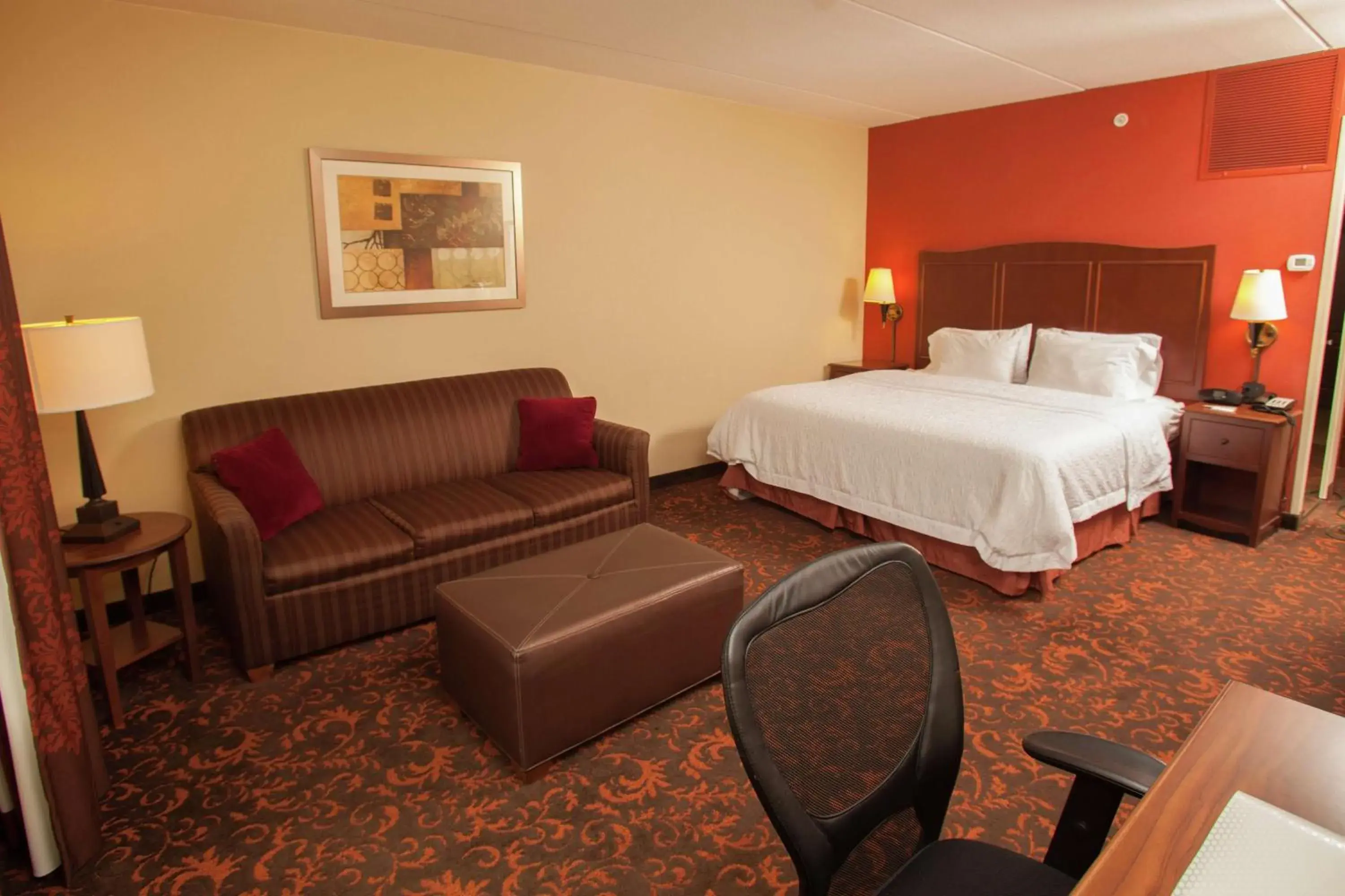 King Room with Sofa Bed and Study - Non-Smoking in Hampton Inn Elmira/Horseheads King Room with Sofa Bed and Study - Non-Smoking in Hampton Inn Elmira/Horseheads