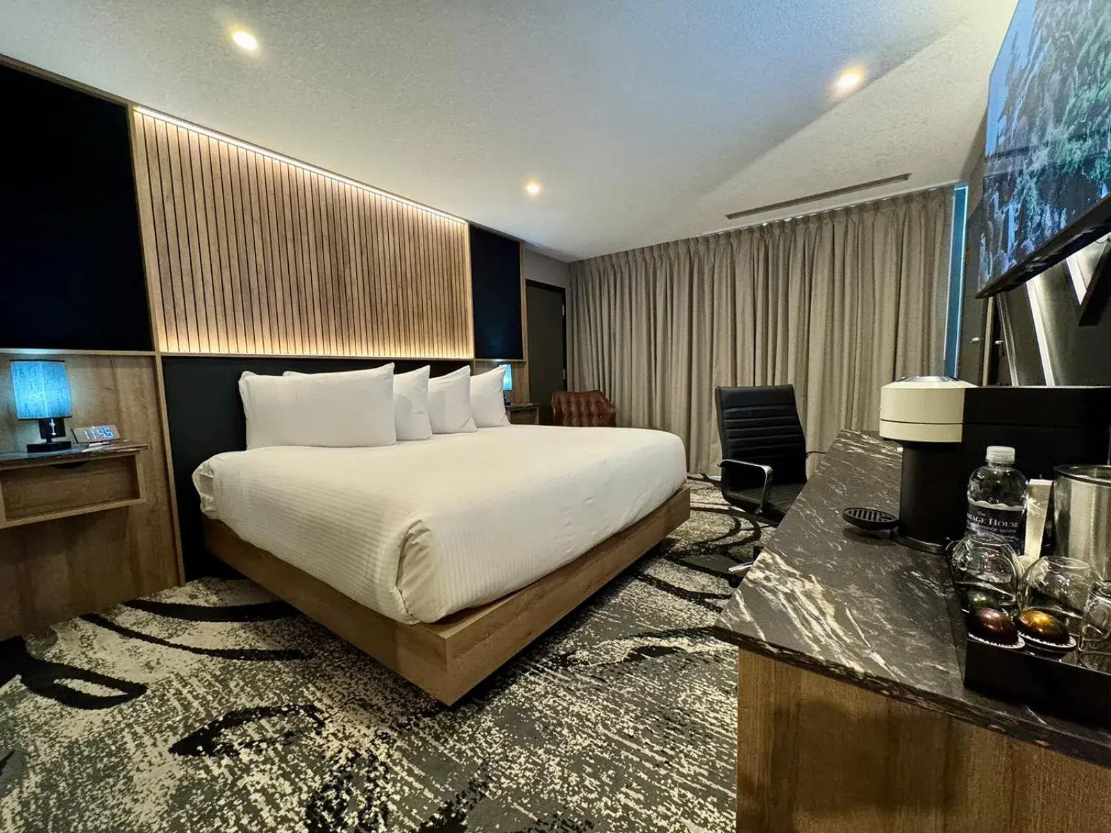 Executive King in Carriage House Hotel and Conference Centre Executive King in Carriage House Hotel and Conference Centre