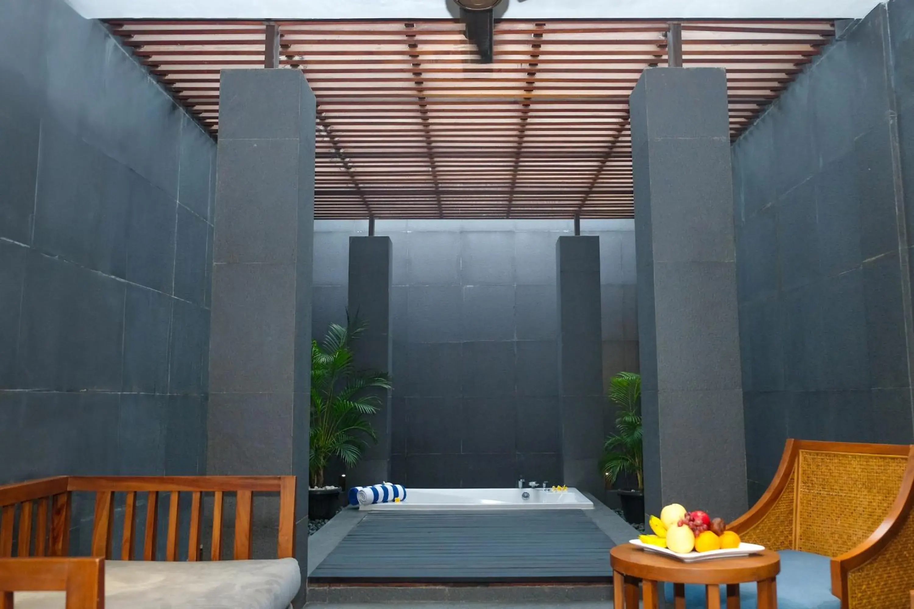 Honeymoon Suite in The Luxton Cirebon Hotel and Convention Honeymoon Suite in The Luxton Cirebon Hotel and Convention