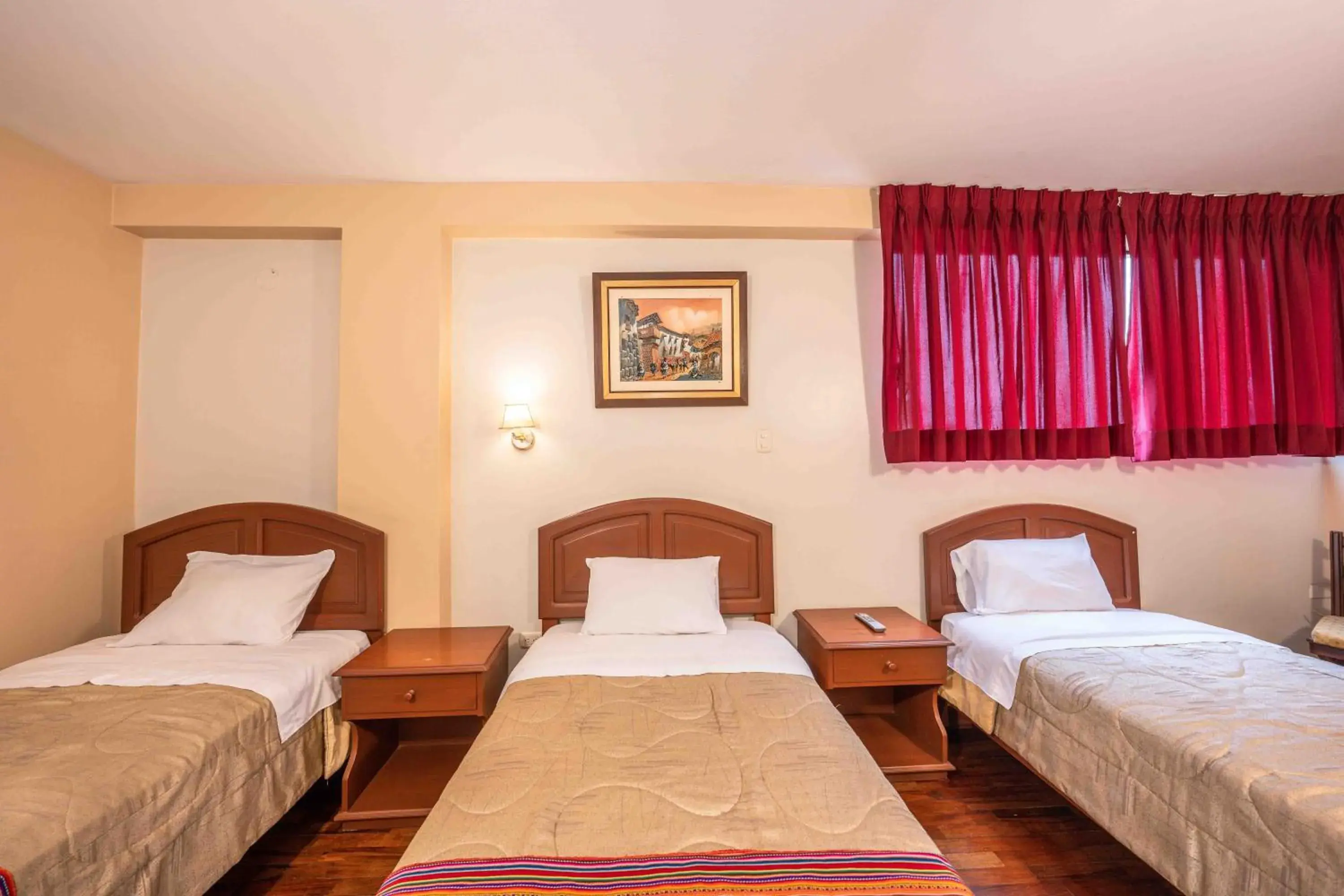 Triple Room in Hotel Manhattan Inn Airport Triple Room in Hotel Manhattan Inn Airport