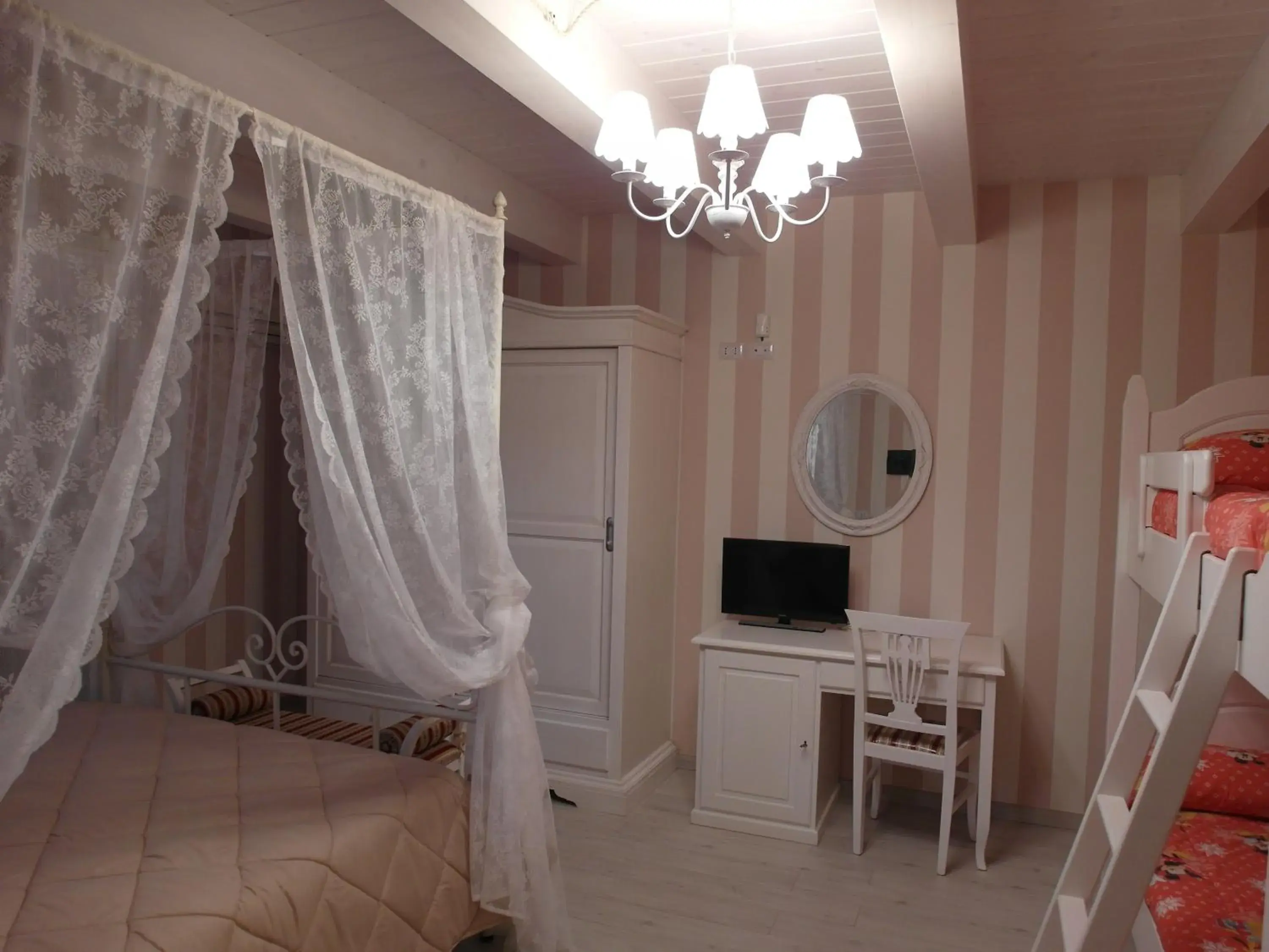 Quadruple Room in Ca' del Conte - Maison de Charme Quadruple Room in Ca' del Conte - Maison de Charme