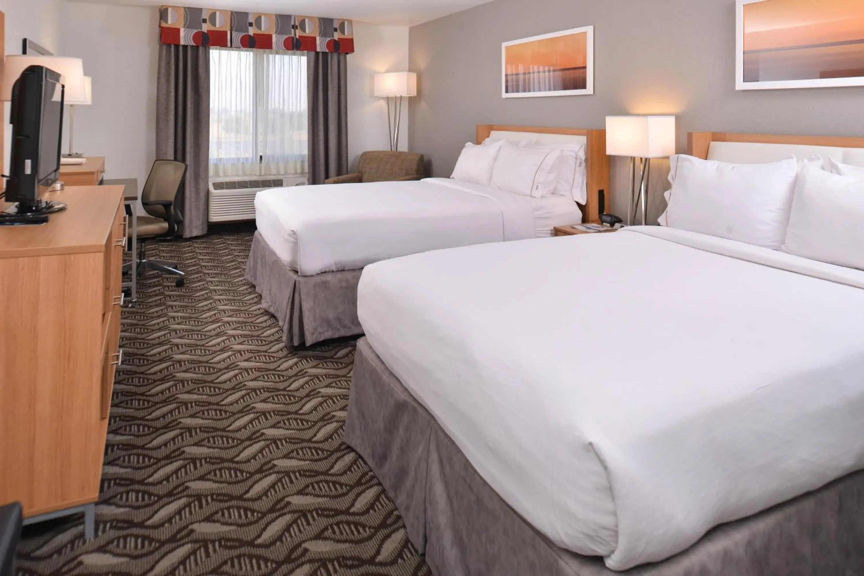 Standard Queen Room with Two Queen Beds and Tub - Communications Accessible in Holiday Inn Express Hotel & Suites Lonoke I-40 by IHG Standard Queen Room with Two Queen Beds and Tub - Communications Accessible in Holiday Inn Express Hotel & Suites Lonoke I-40 by IHG