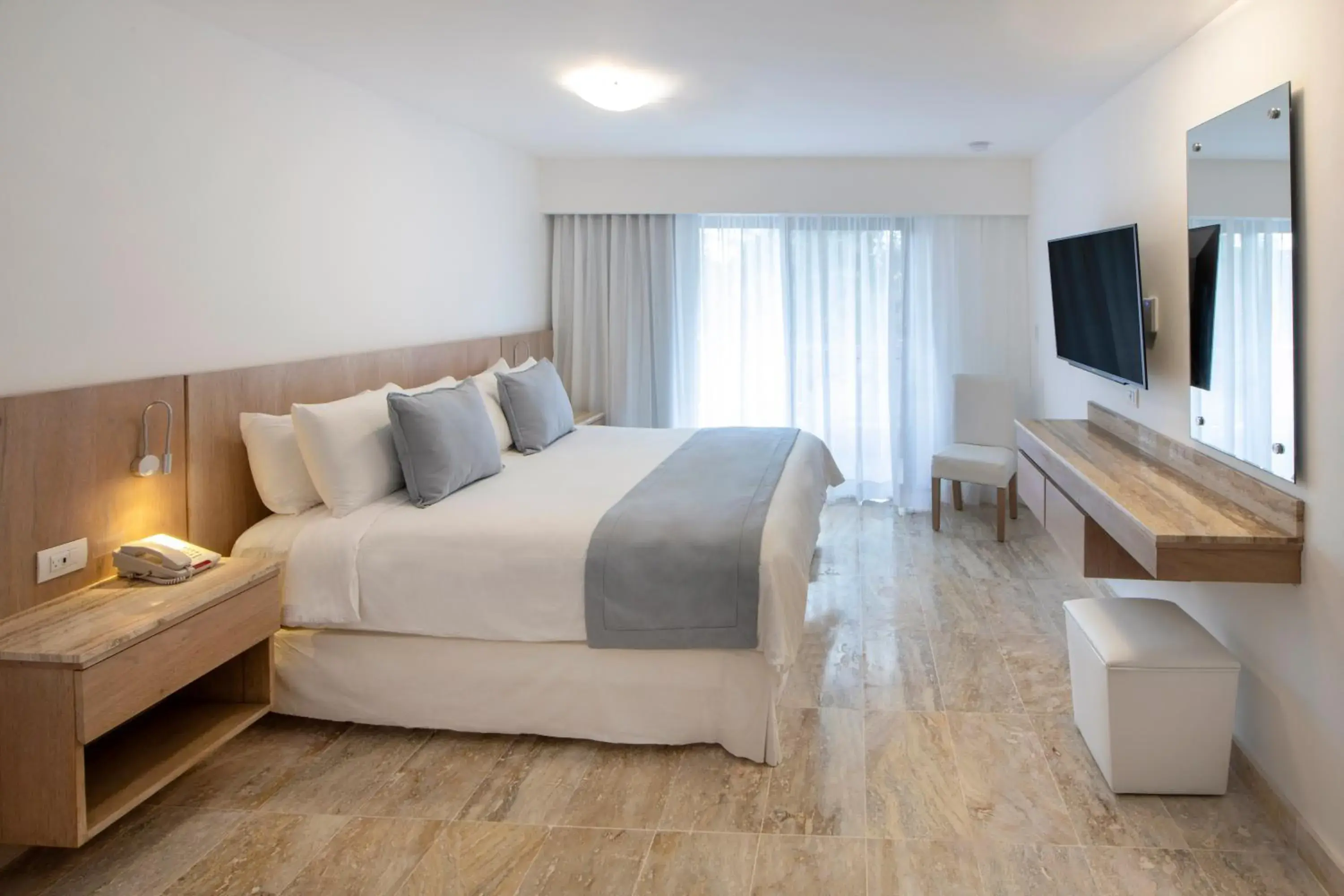 King Superior Plus Room - single occupancy - Non-Smoking in Viva Dominicus Palace by Wyndham, A Trademark All Inclusive King Superior Plus Room - single occupancy - Non-Smoking in Viva Dominicus Palace by Wyndham, A Trademark All Inclusive