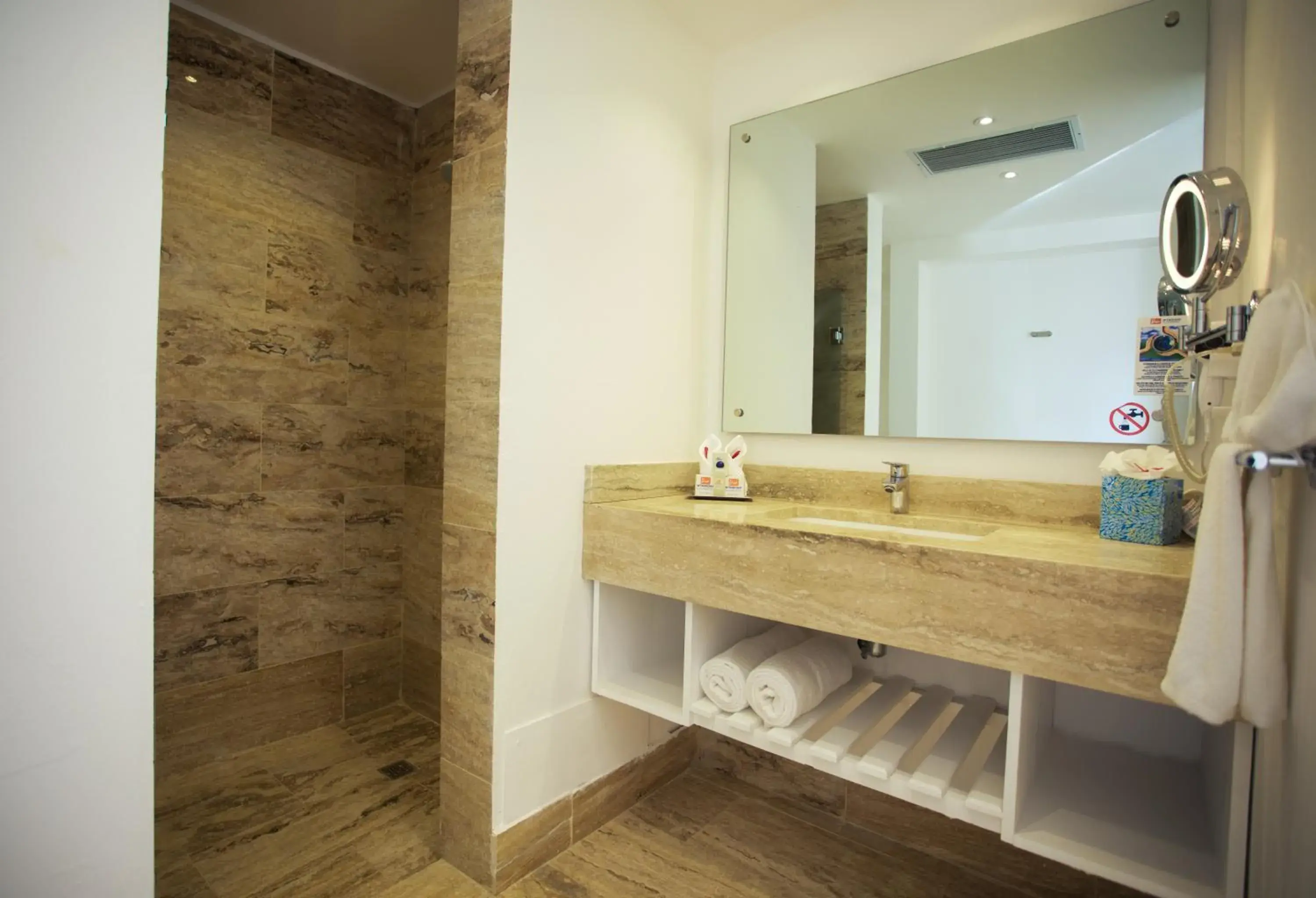 Accessible Queen Room with Two Queen Beds, Non-Smoking - single occupancy in Viva Tangerine by Wyndham, A Trademark All Inclusive Accessible Queen Room with Two Queen Beds, Non-Smoking - single occupancy in Viva Tangerine by Wyndham, A Trademark All Inclusive