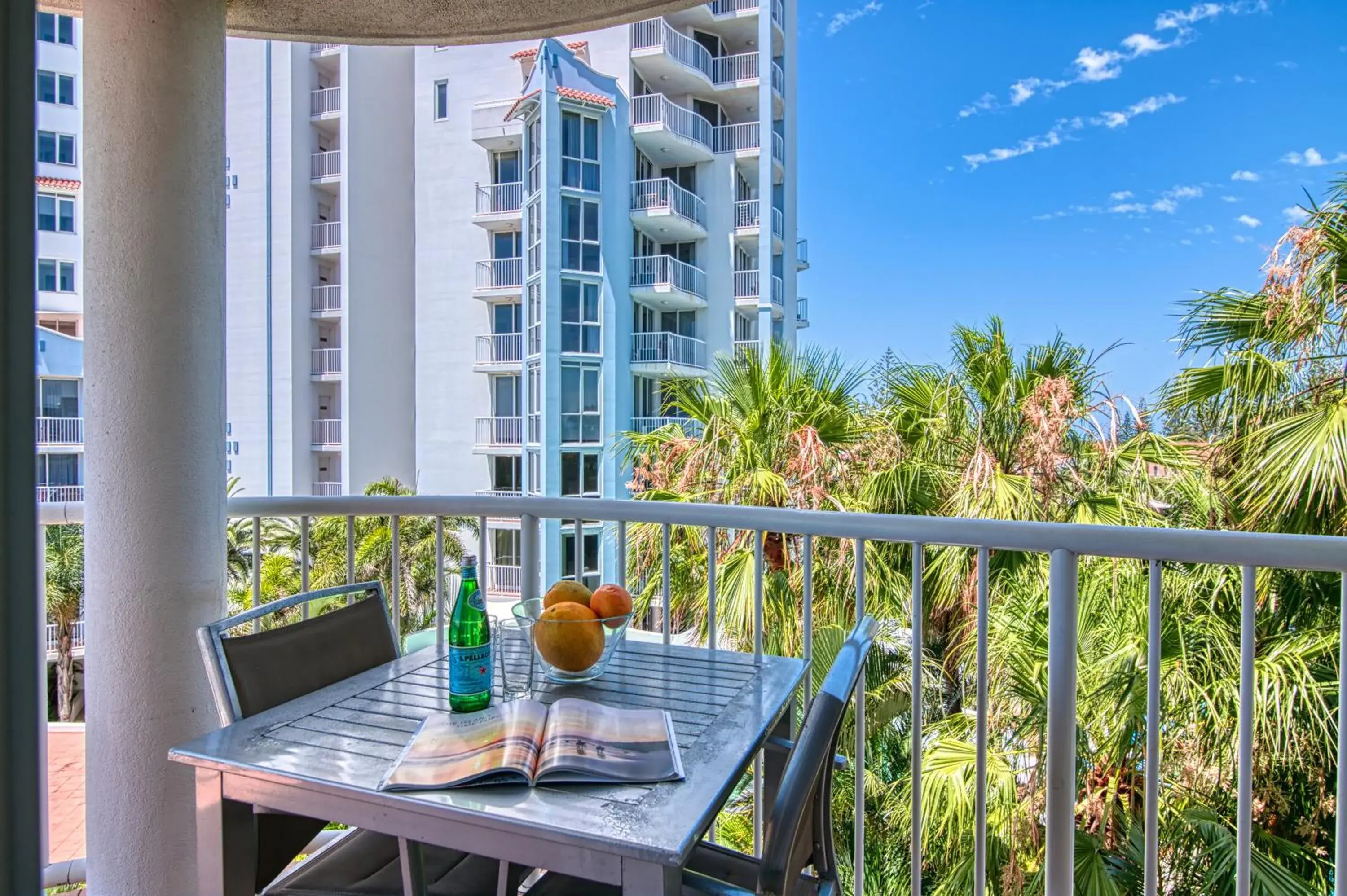 Two-Bedroom Apartment in Bel Air on Broadbeach - Official Two-Bedroom Apartment in Bel Air on Broadbeach - Official