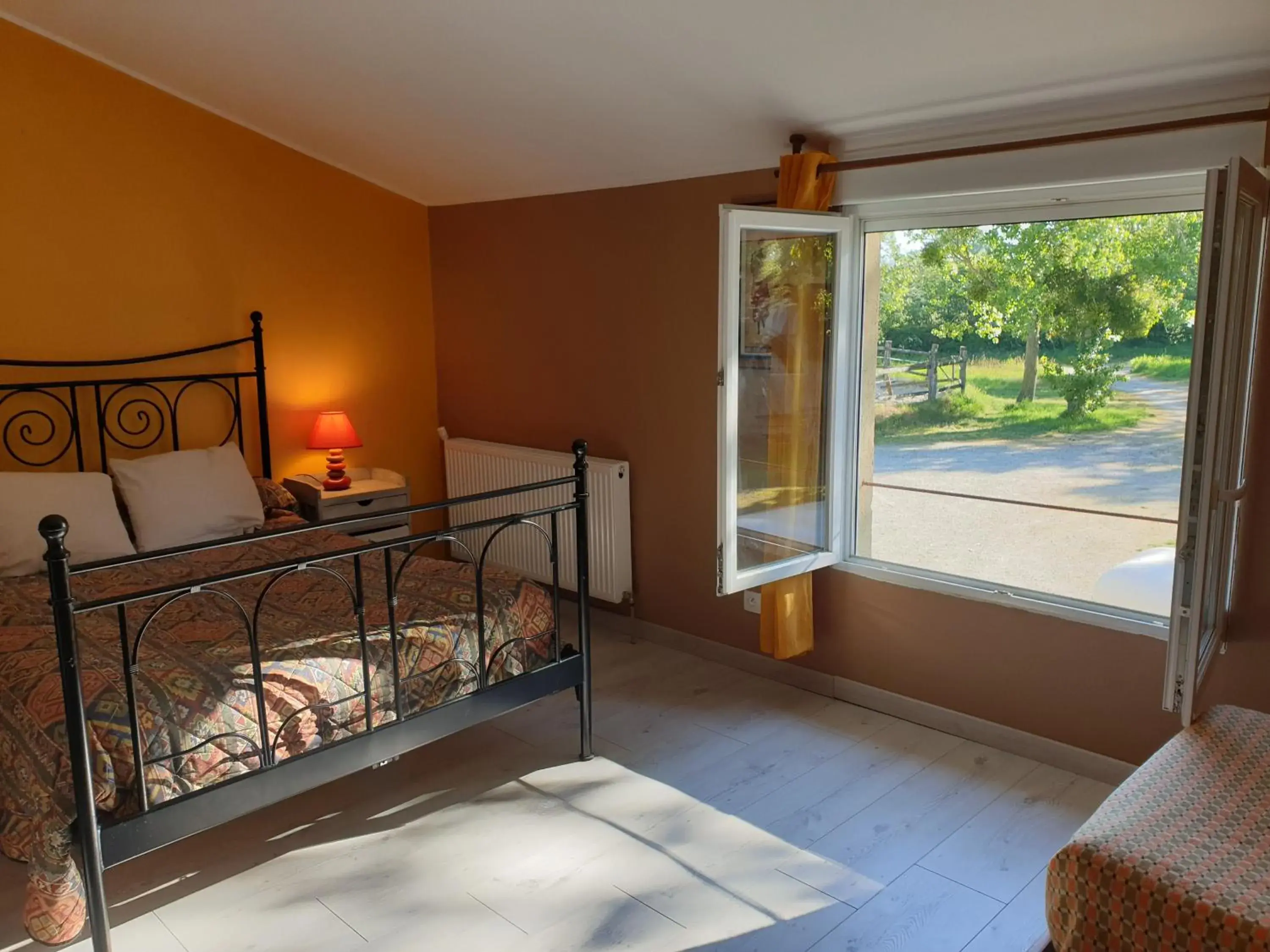 Quadruple Room with Shower in Chambre d'hôte de l'élevage du Lattay Quadruple Room with Shower in Chambre d'hôte de l'élevage du Lattay