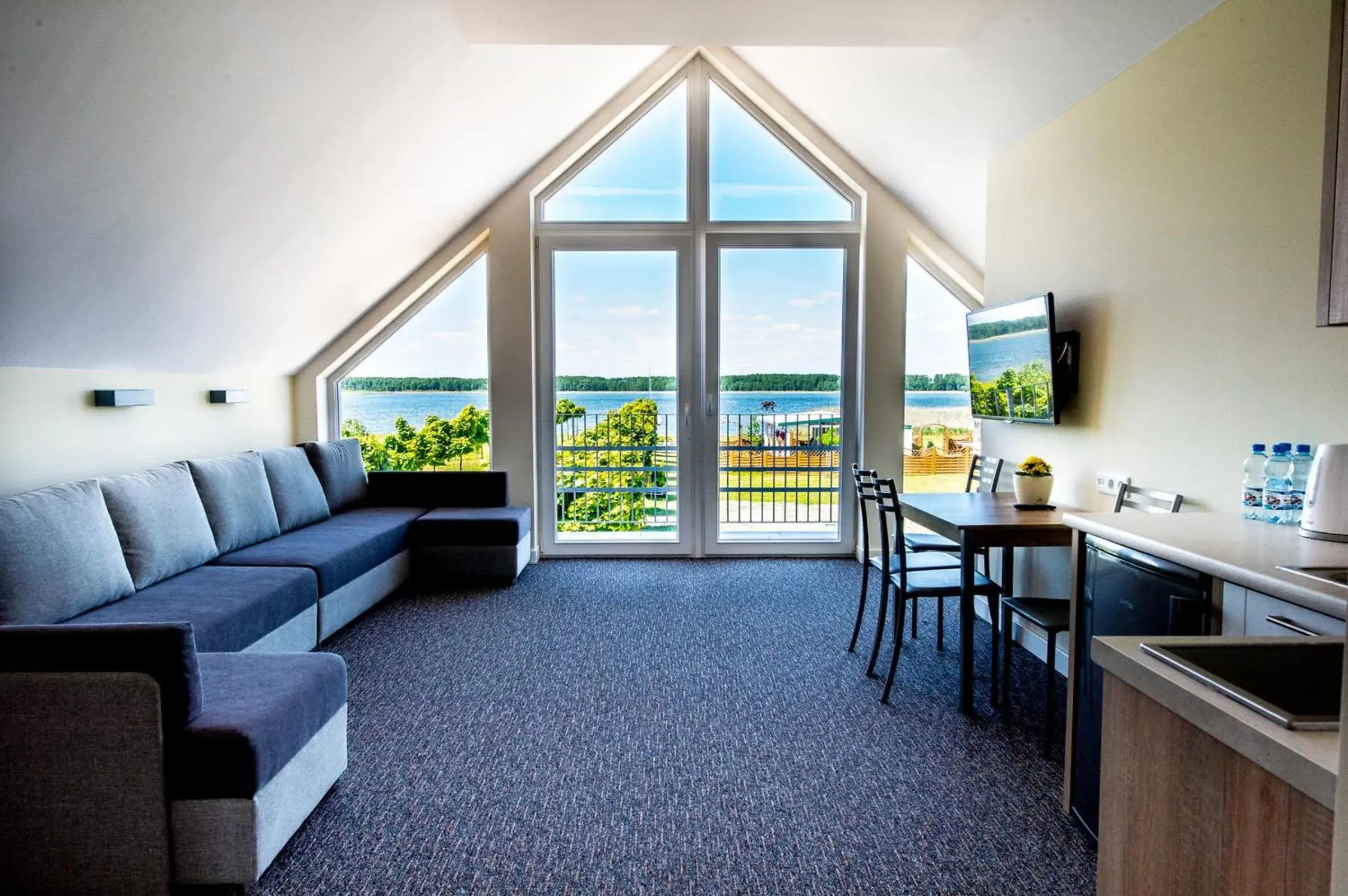 Suite with Lake View in Aparthotel EuforiaPort Suite with Lake View in Aparthotel EuforiaPort