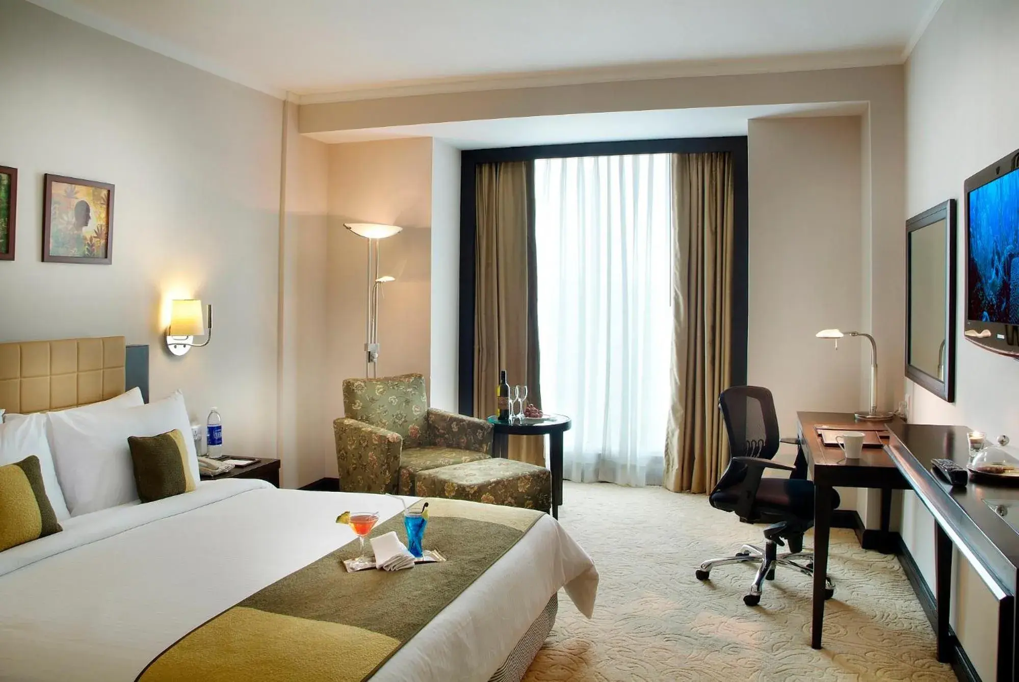 Deluxe Double Room in Goldfinch Hotel Delhi NCR Deluxe Double Room in Goldfinch Hotel Delhi NCR