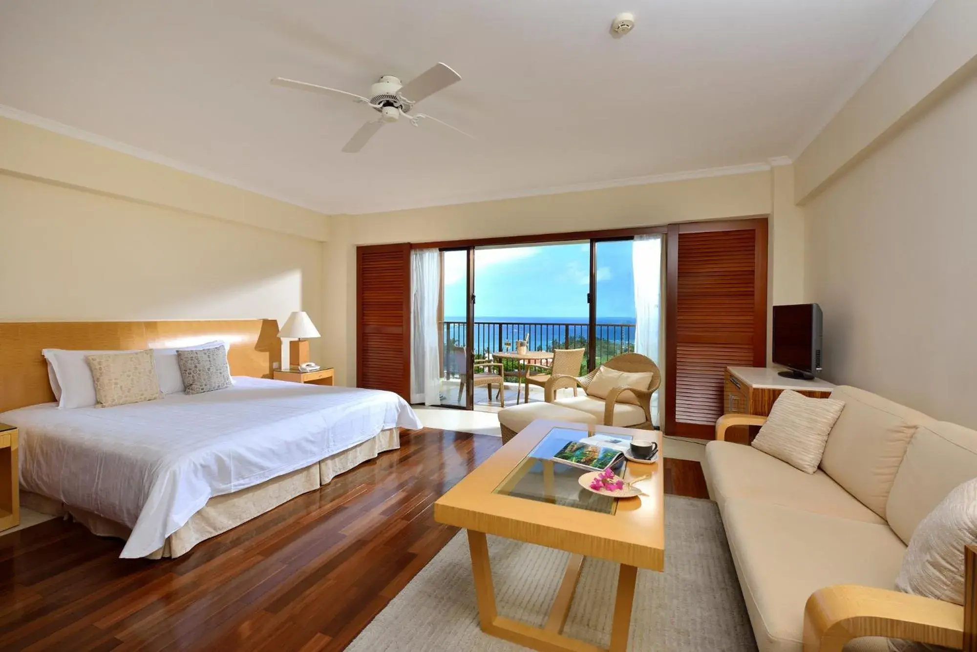 High Floor Deluxe King Room with Club servise (Over 13 years old only) - single occupancy - Non-Smoking in The Atta Terrace Club Towers High Floor Deluxe King Room with Club servise (Over 13 years old only) - single occupancy - Non-Smoking in The Atta Terrace Club Towers