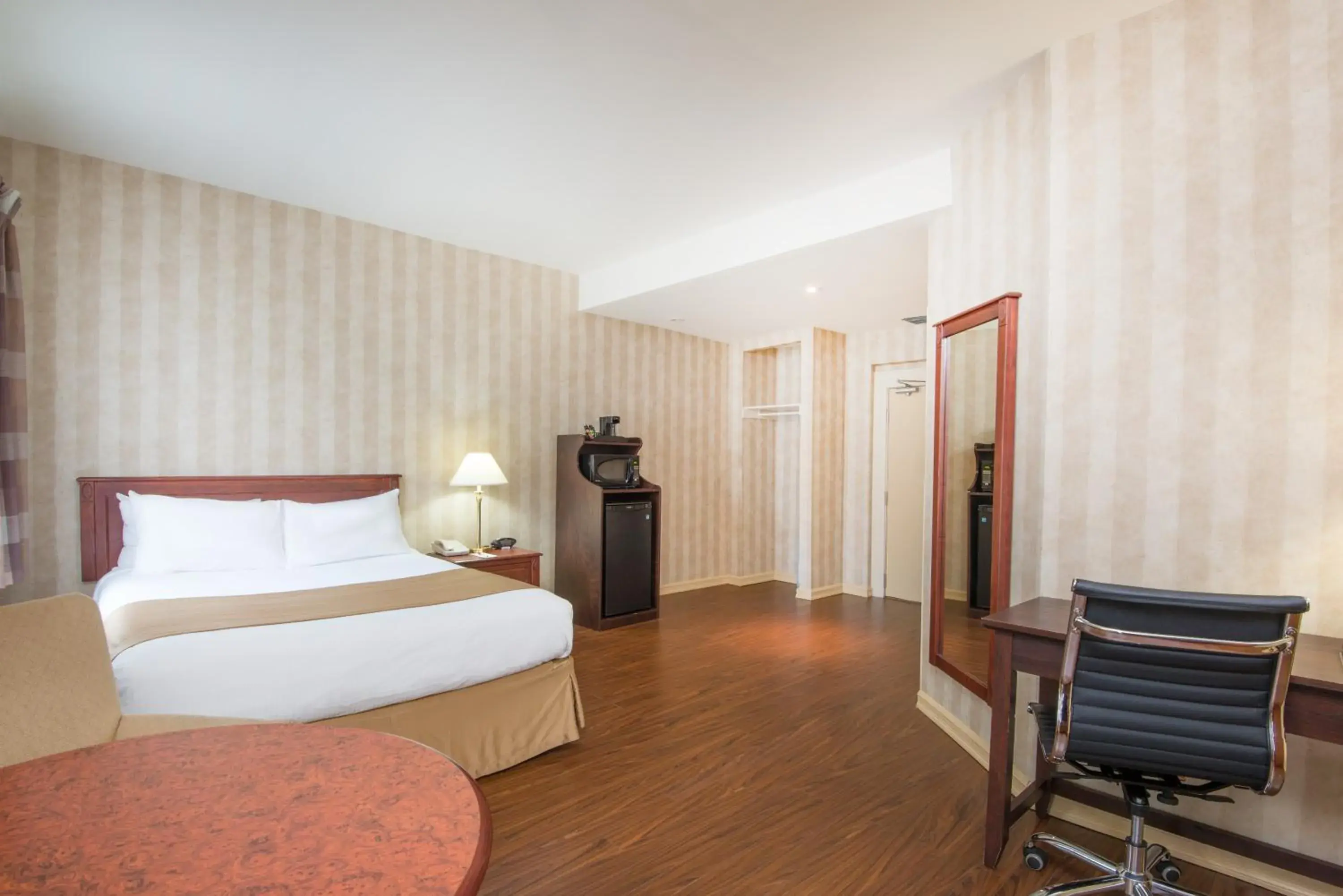 Queen Room - Disability Access/Non-Smoking in Ramada by Wyndham St. John's Queen Room - Disability Access/Non-Smoking in Ramada by Wyndham St. John's