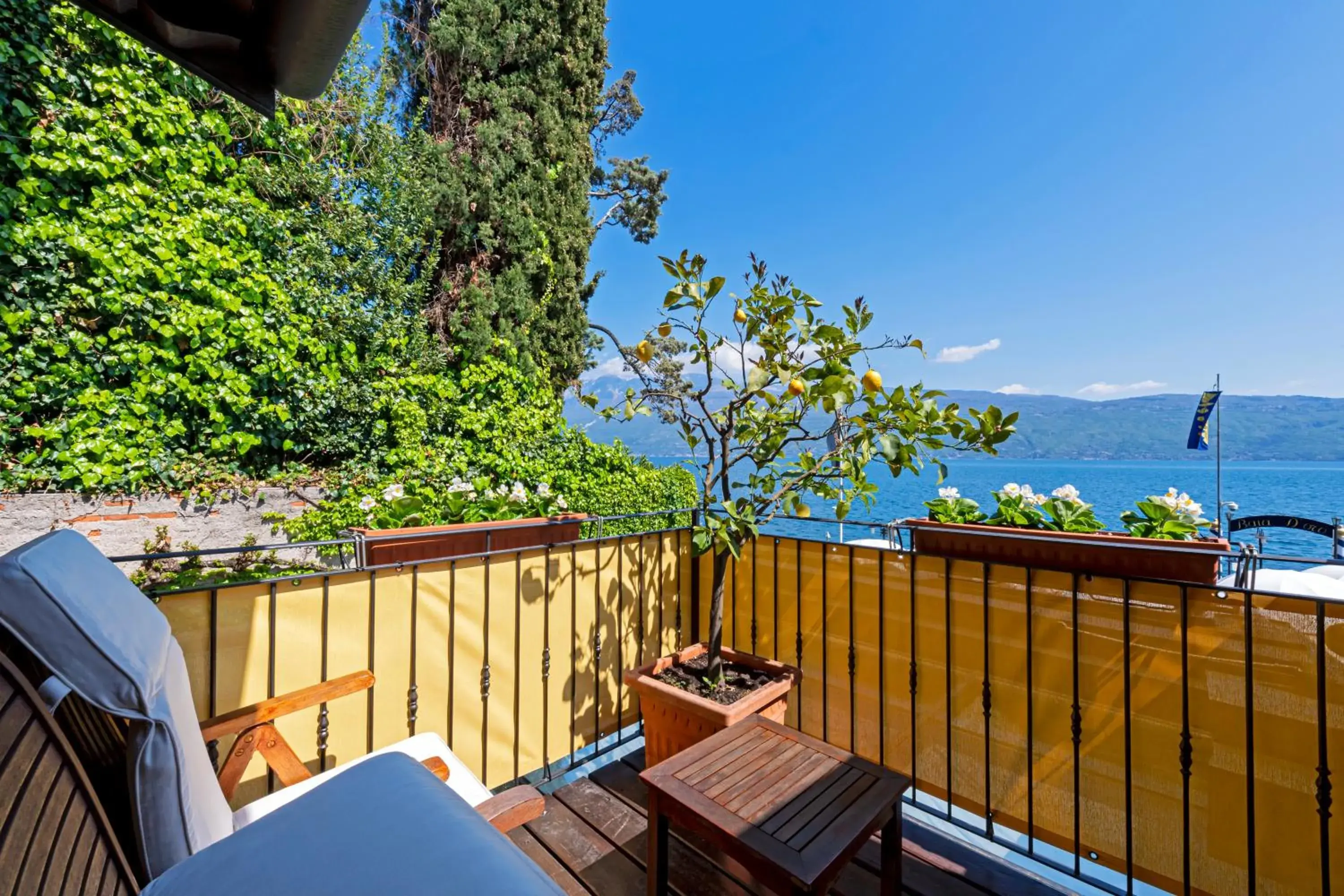 Suite with Lake View and Balcony in Hotel Baia D'Oro - Adults Only Suite with Lake View and Balcony in Hotel Baia D'Oro - Adults Only