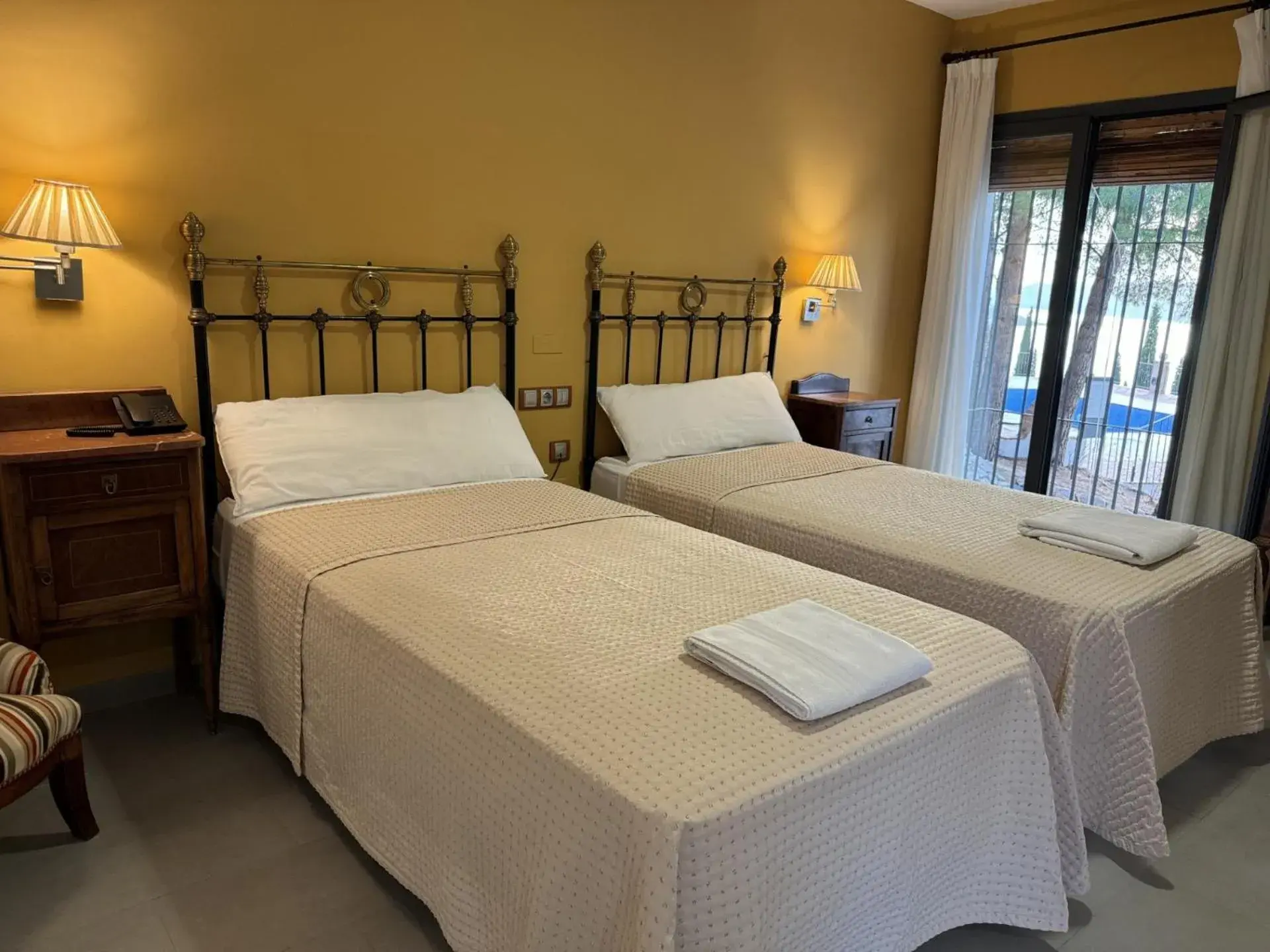 Double or Twin Room in Hotel Rural La Alcanacia Double or Twin Room in Hotel Rural La Alcanacia