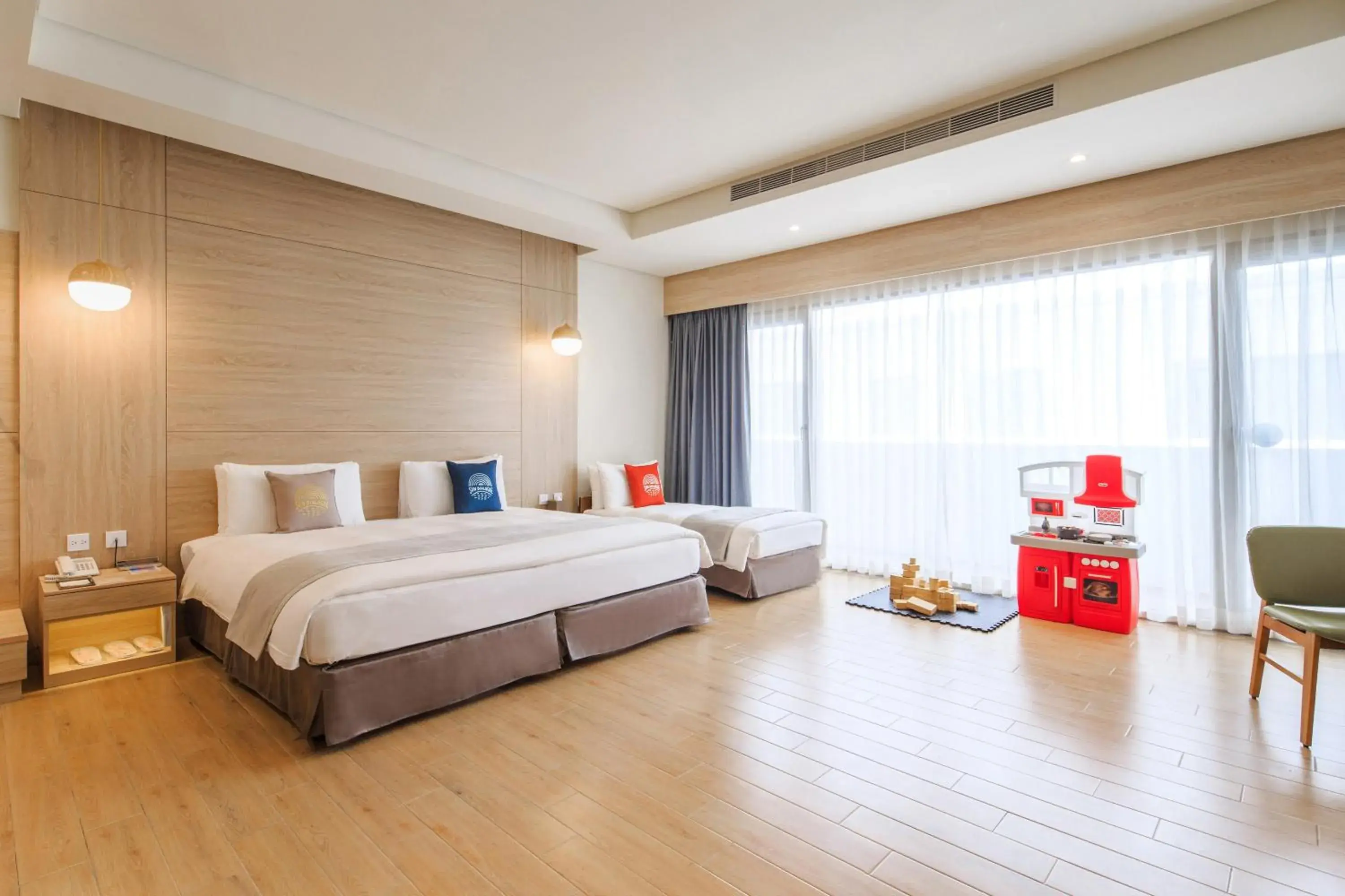 Deluxe Triple Room in Sun Dialogue Hotel-By Cosmos Creation Deluxe Triple Room in Sun Dialogue Hotel-By Cosmos Creation