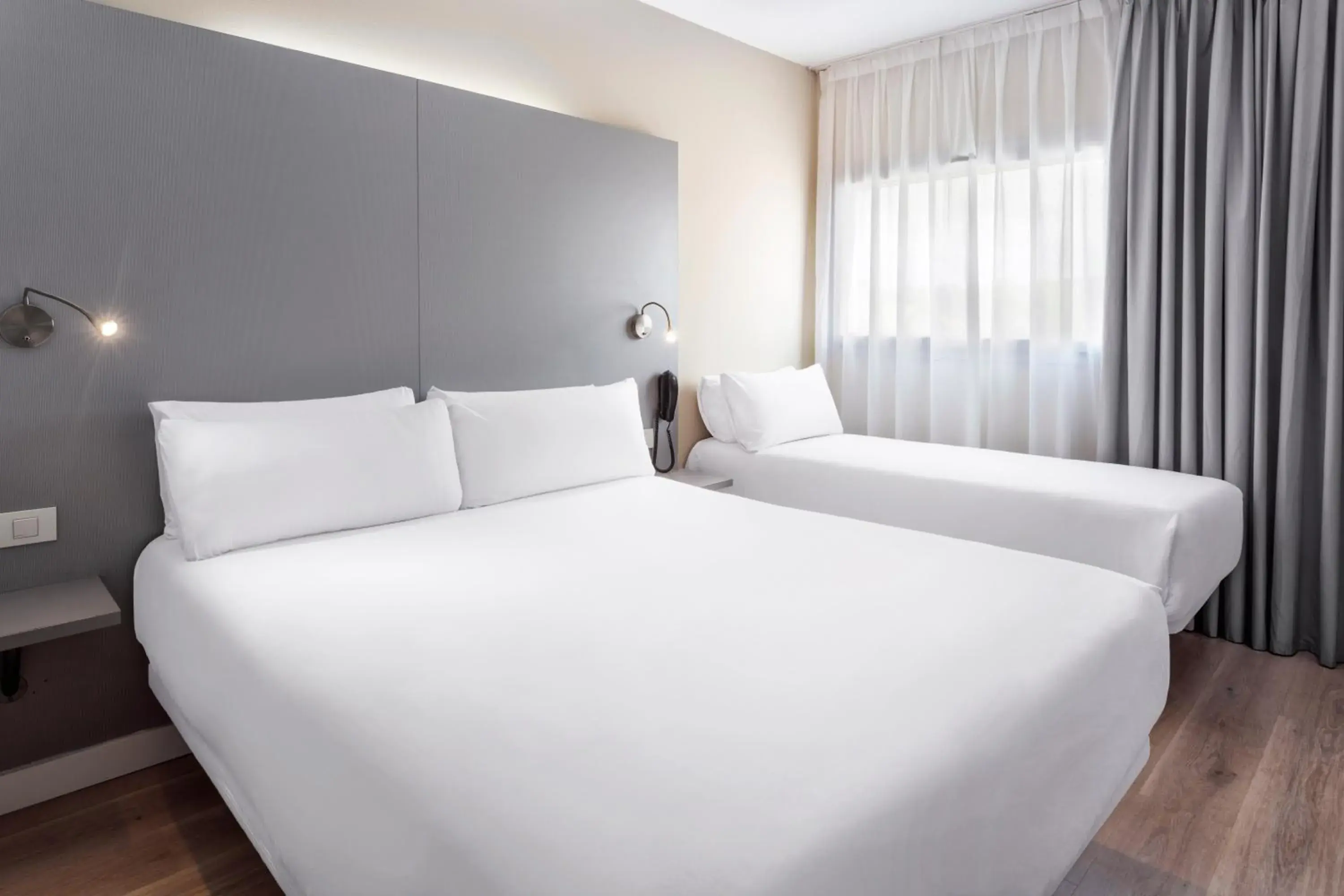 Double Room with Extra Bed (2 Adults + 1 Child under 12 Years) in B&B HOTEL Barcelona Mollet Double Room with Extra Bed (2 Adults + 1 Child under 12 Years) in B&B HOTEL Barcelona Mollet
