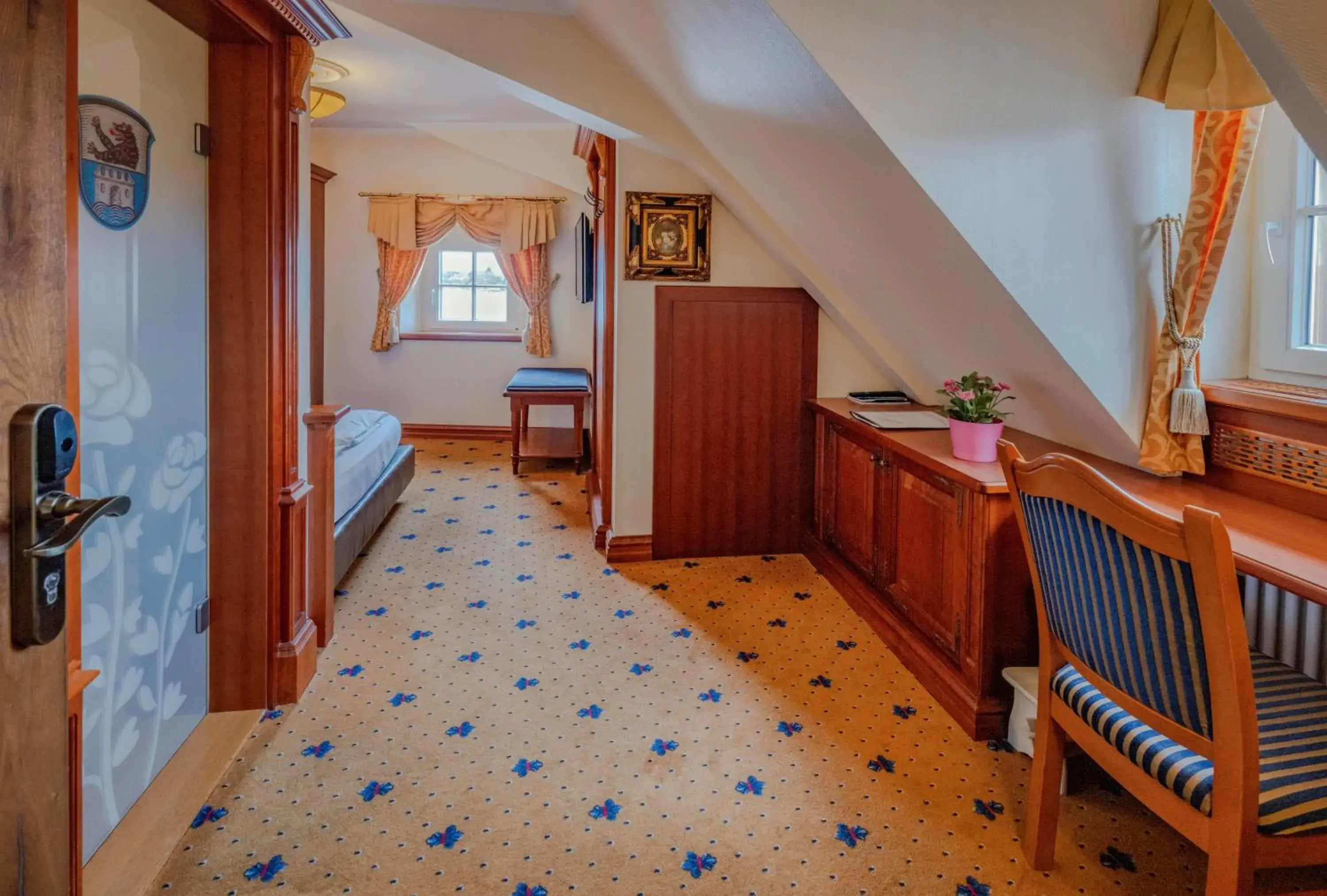 Double Room Queensize Single Use in Schloss Hotel Wasserburg Double Room Queensize Single Use in Schloss Hotel Wasserburg