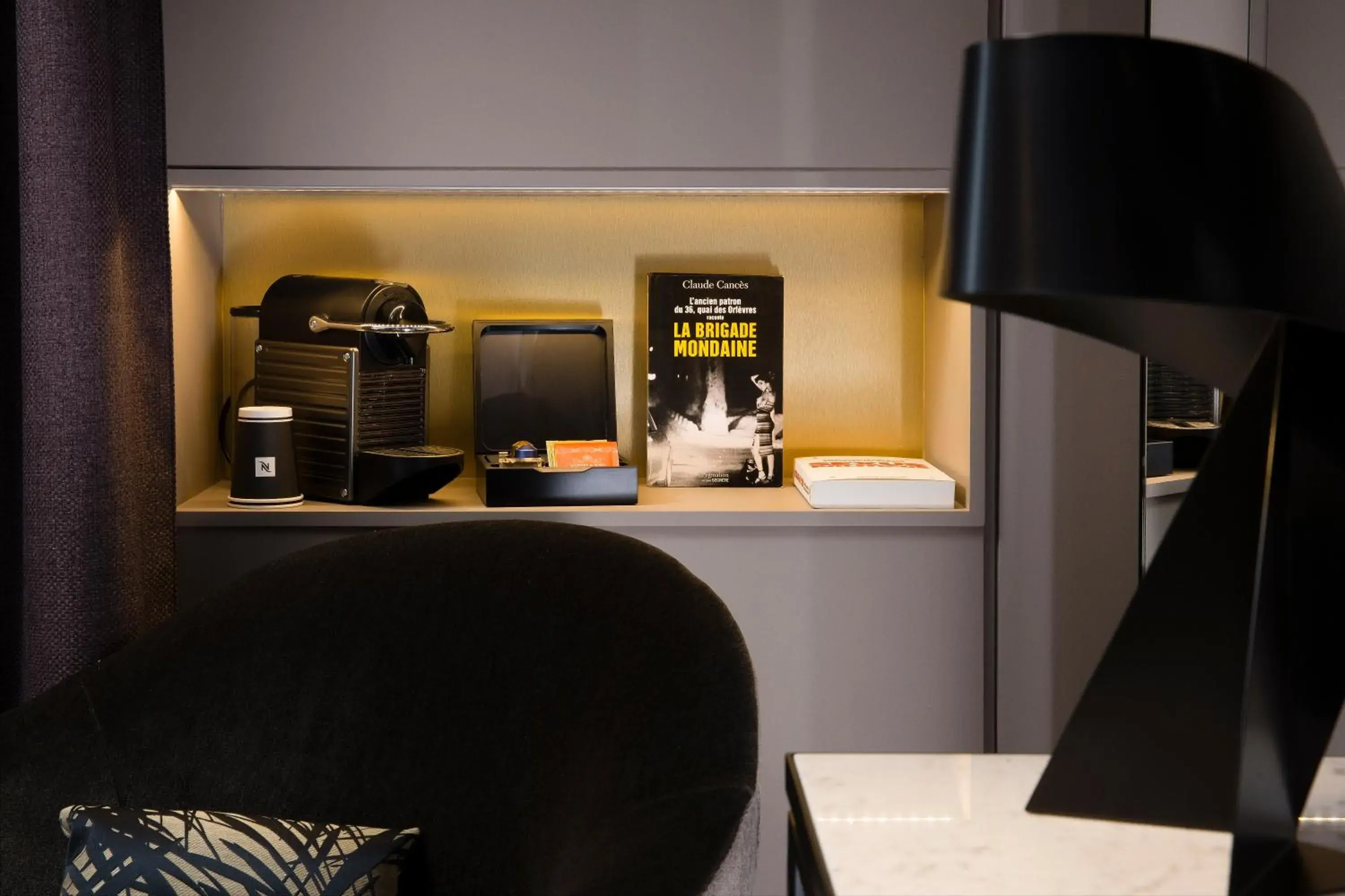 Prestige Double or Twin Room in Hotel Le 10 BIS Prestige Double or Twin Room in Hotel Le 10 BIS