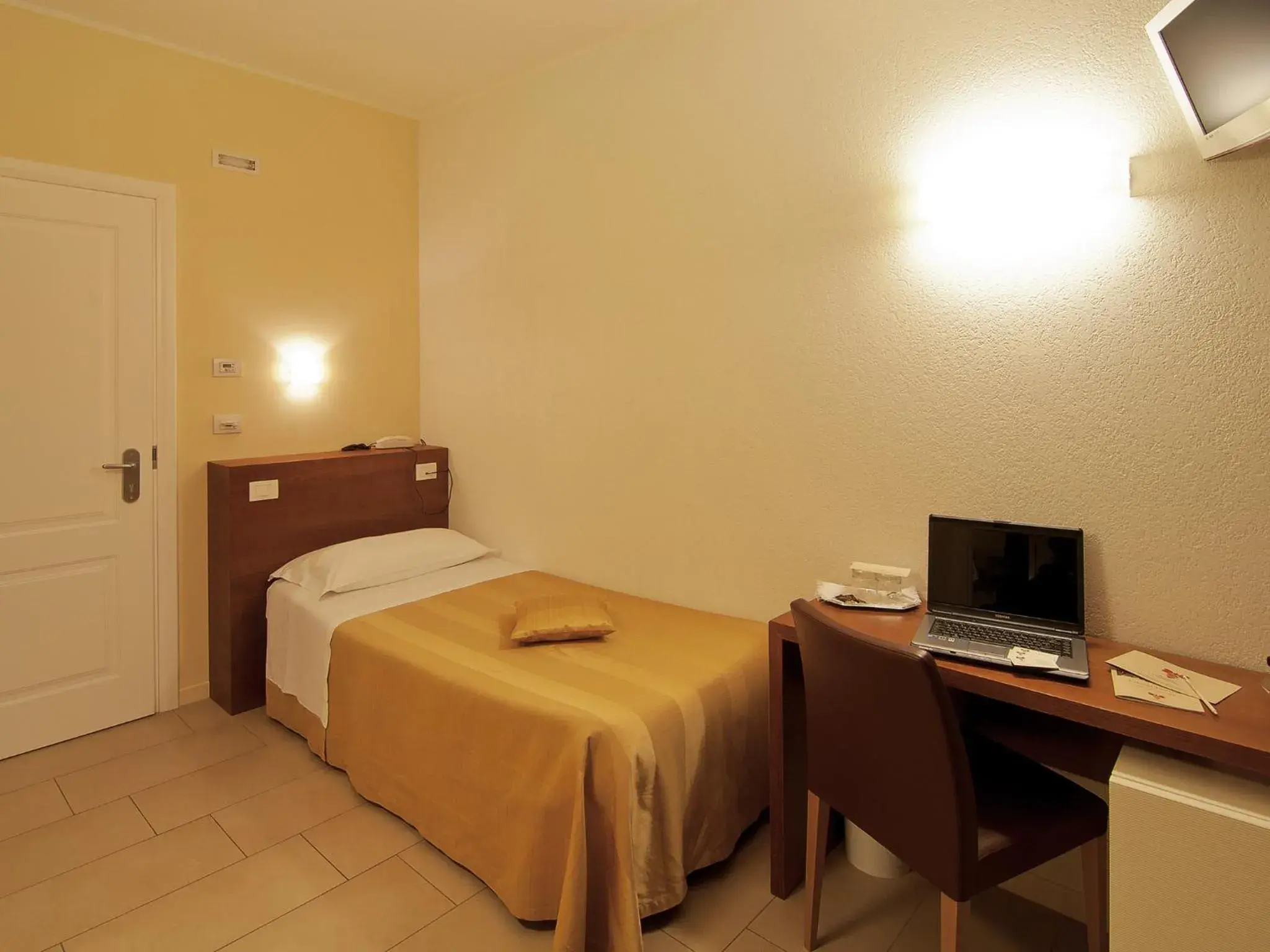 Single Room in Hotel Cluentum Single Room in Hotel Cluentum