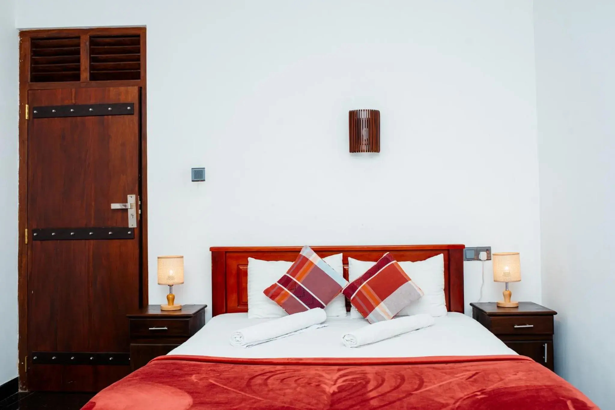 Family Room with Mountain View in Adams Peak Inn Family Room with Mountain View in Adams Peak Inn