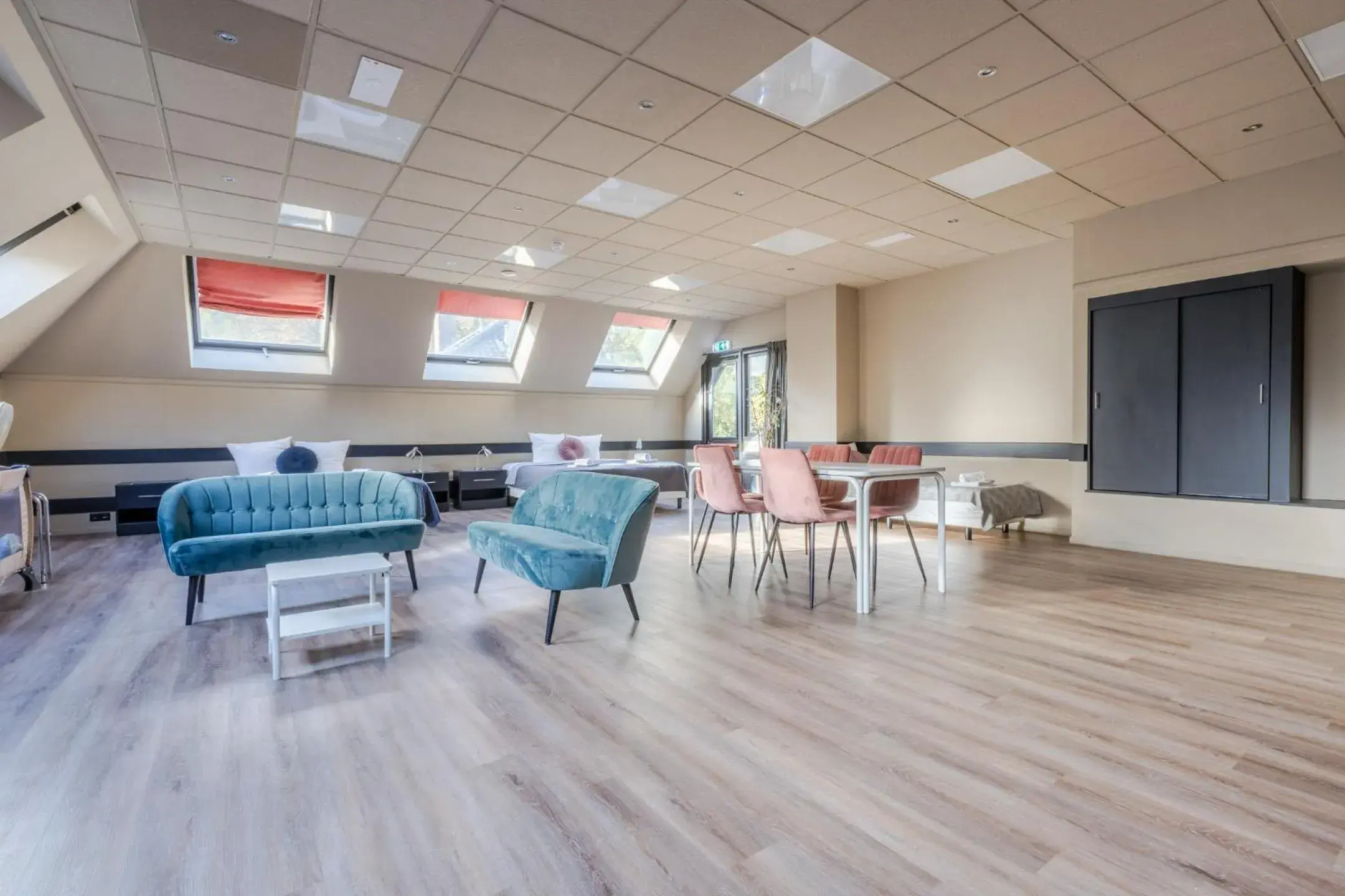 Family Room with Private Bathroom in Hotel Zee Bergen Family Room with Private Bathroom in Hotel Zee Bergen