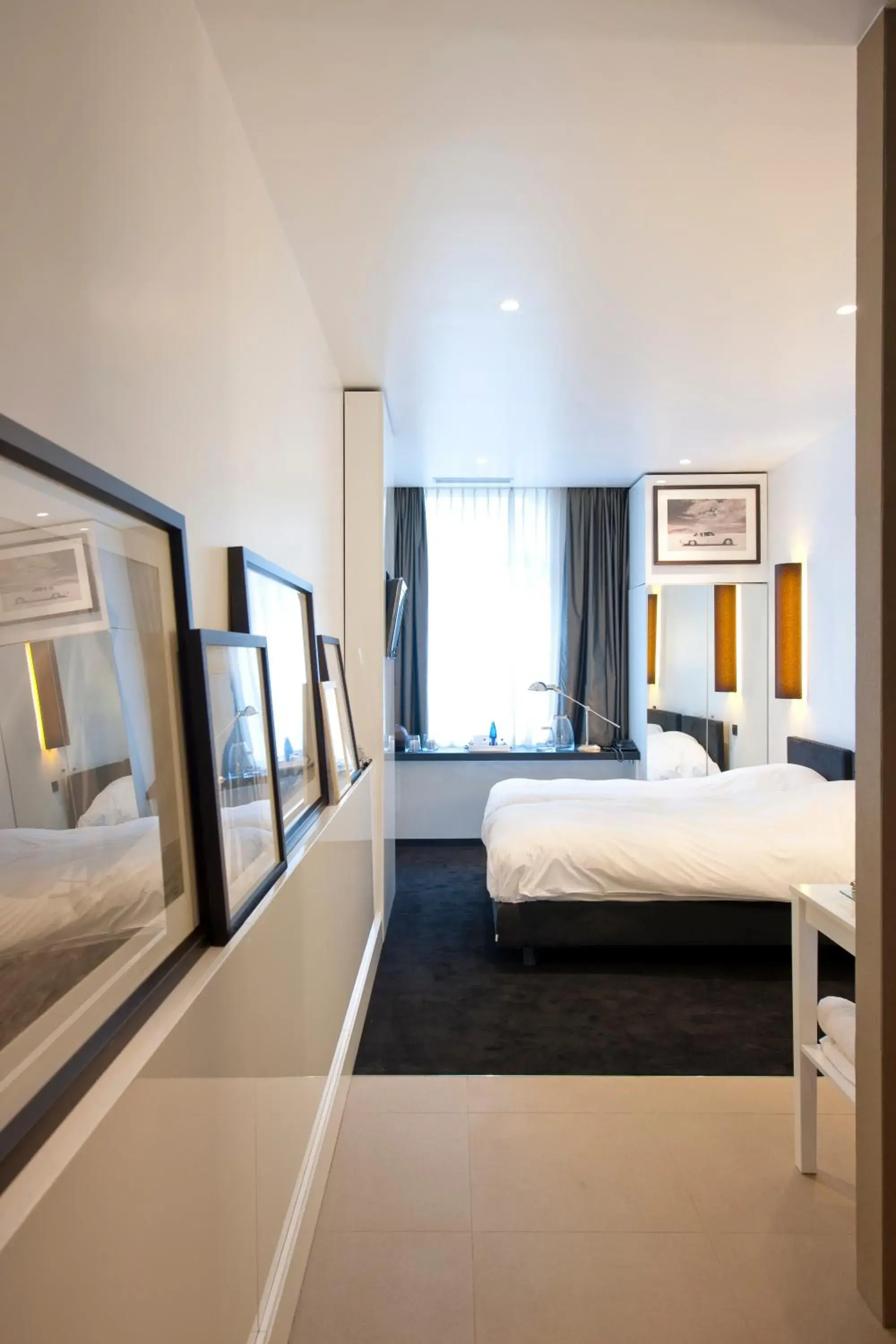 Standard Twin Room in Hotel Les Nuits Standard Twin Room in Hotel Les Nuits