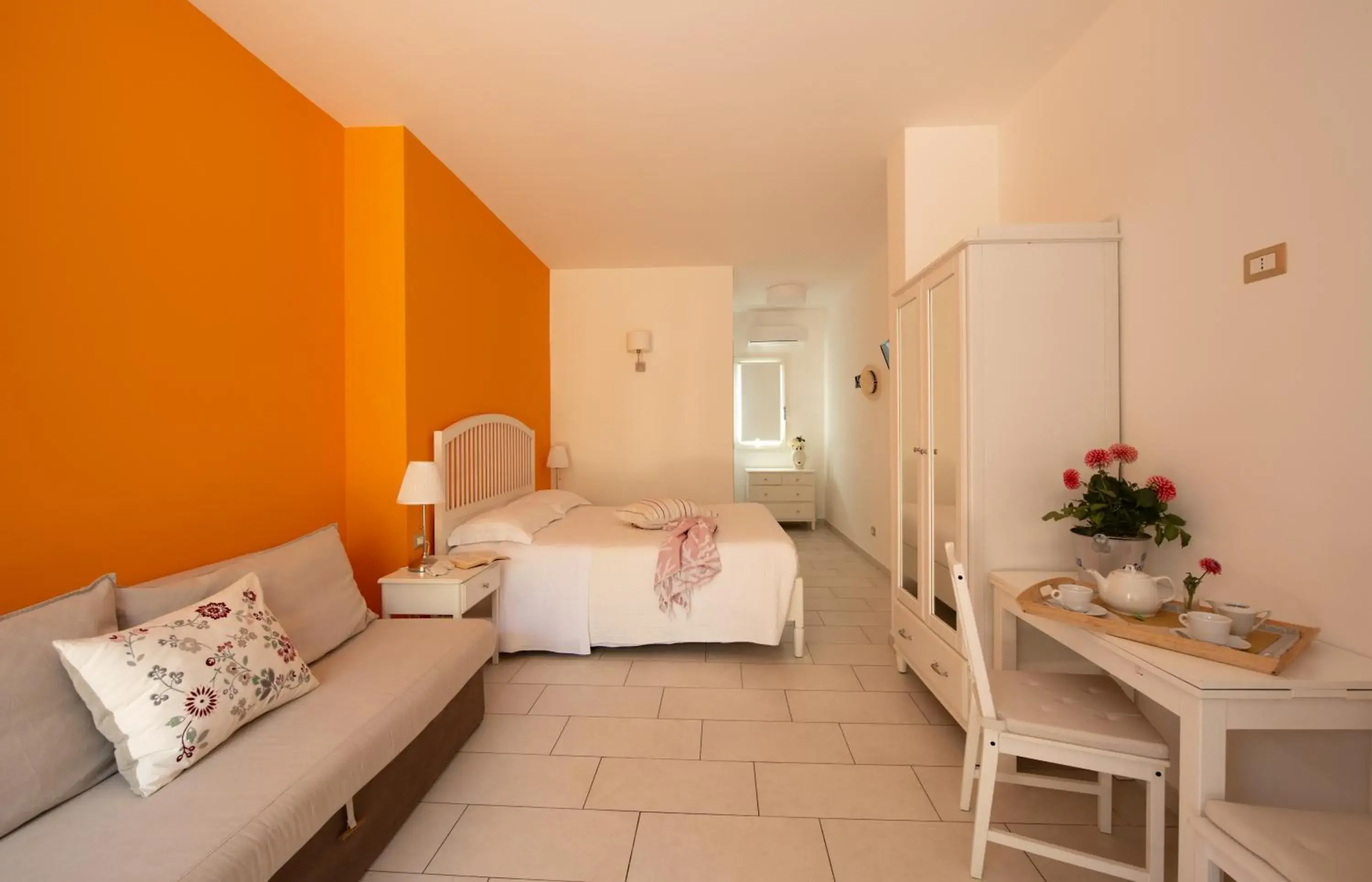 Studio in Isola Charm B&B - A Historic Villa near Punta Del Pero Beach Studio in Isola Charm B&B - A Historic Villa near Punta Del Pero Beach