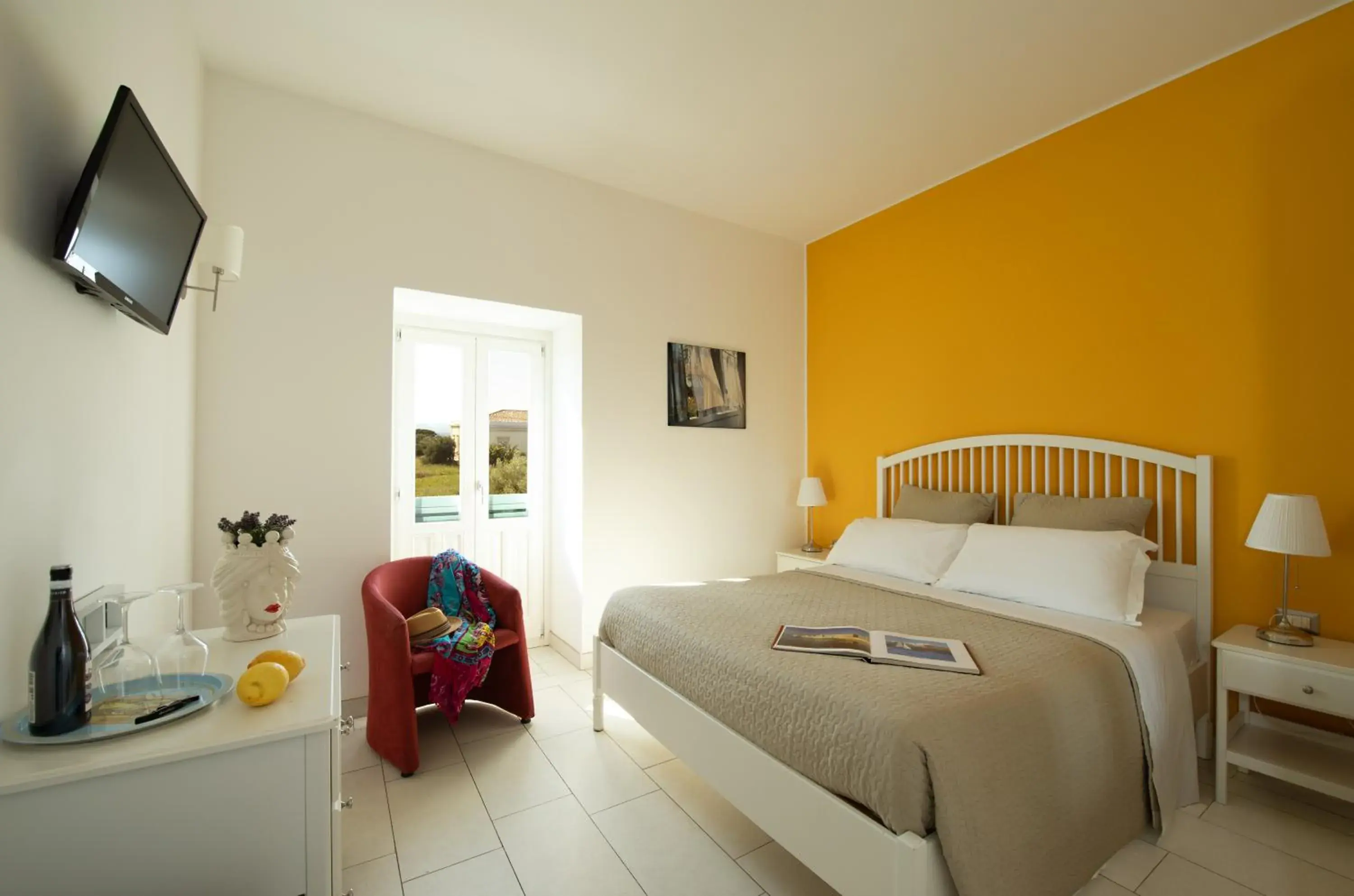 Double Room in Isola Charm B&B - A Historic Villa near Punta Del Pero Beach Double Room in Isola Charm B&B - A Historic Villa near Punta Del Pero Beach