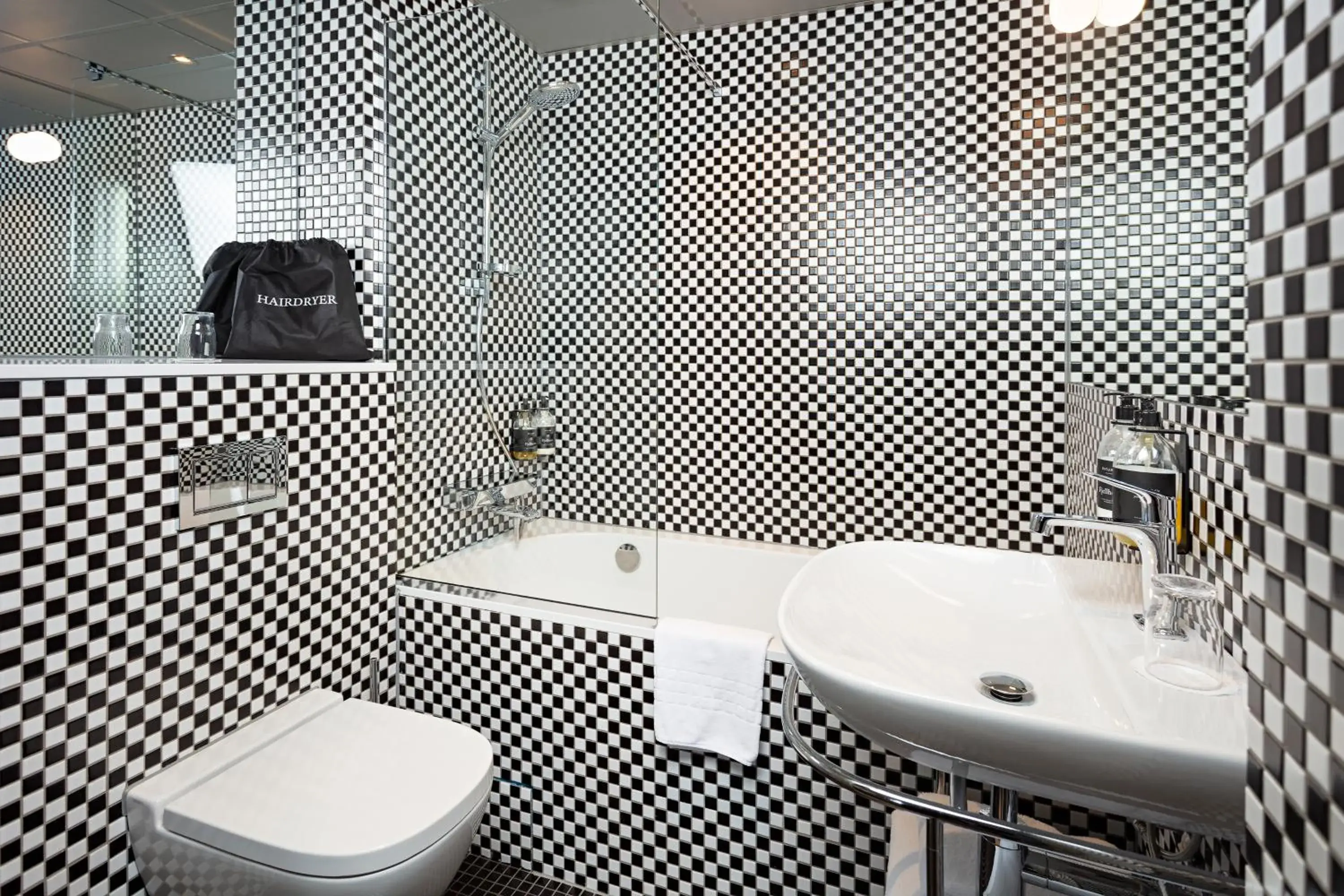 Superior King Room - single occupancy in Grand Hotel Terminus Superior King Room - single occupancy in Grand Hotel Terminus