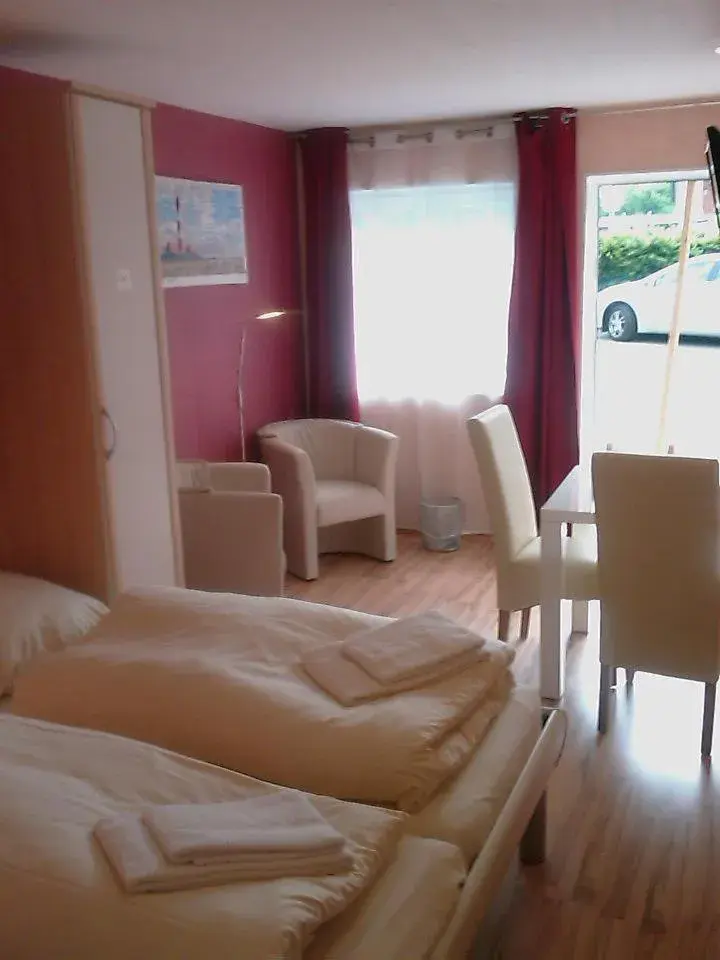 Quadruple Room with Shower & Toilet in Landgasthof Tarp Quadruple Room with Shower & Toilet in Landgasthof Tarp