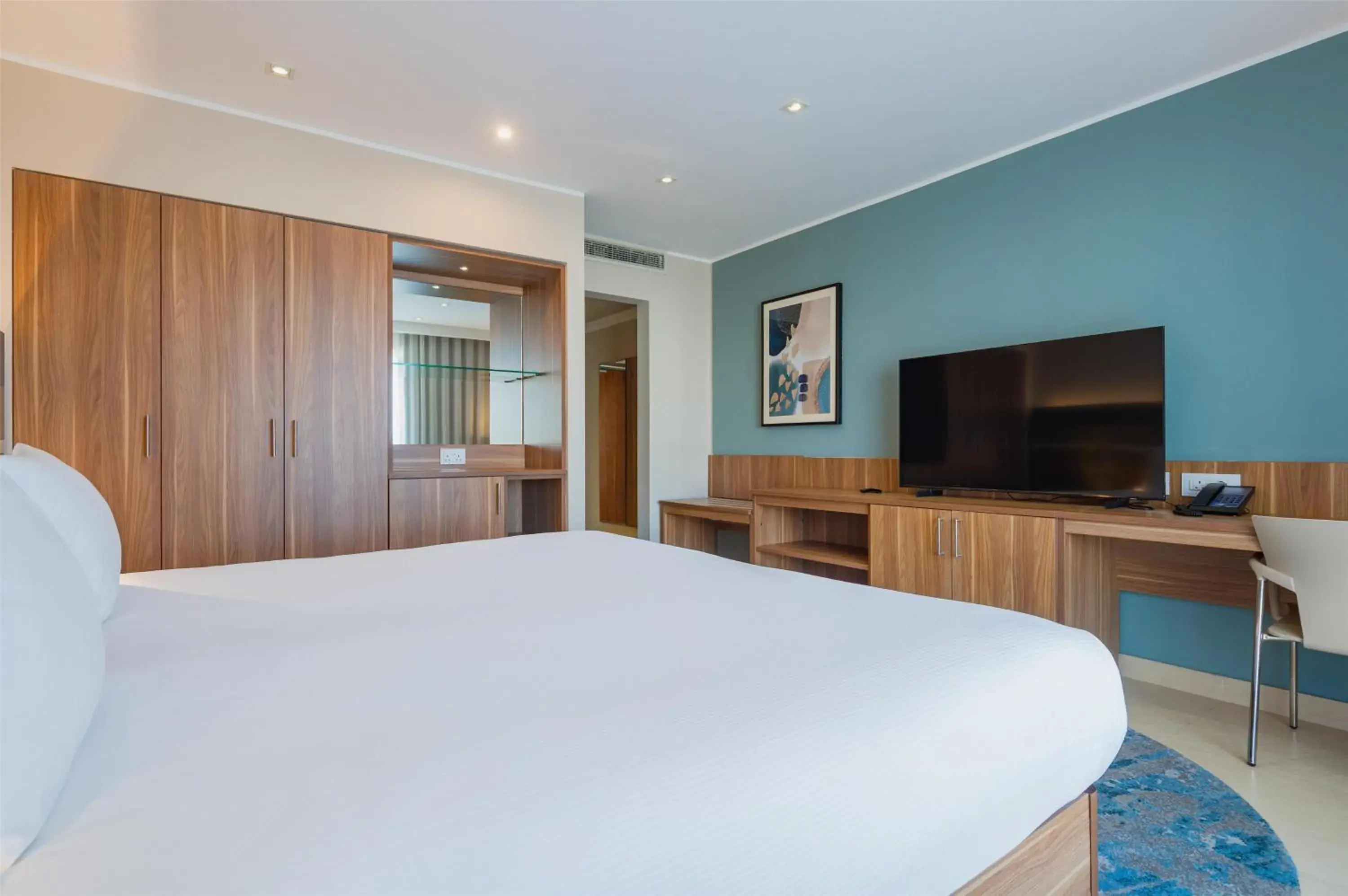 King Room with Sea View in DoubleTree by Hilton Malta King Room with Sea View in DoubleTree by Hilton Malta