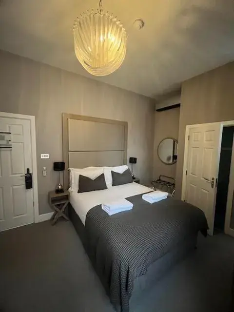 Townhouse Club Double Room in One Warwick Park Hotel Townhouse Club Double Room in One Warwick Park Hotel