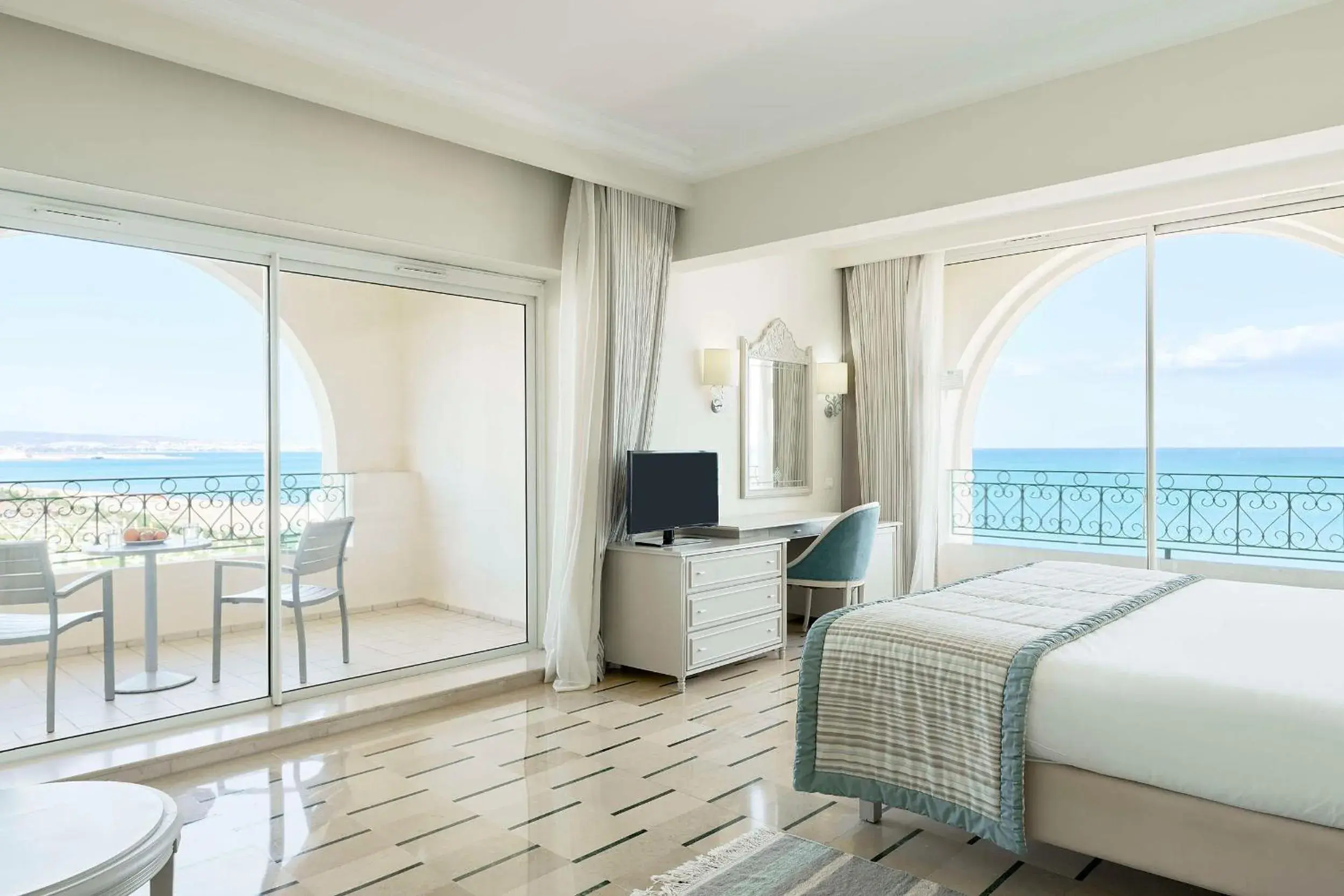 Junior Suite with Sea View in Iberostar Waves Averroes Junior Suite with Sea View in Iberostar Waves Averroes