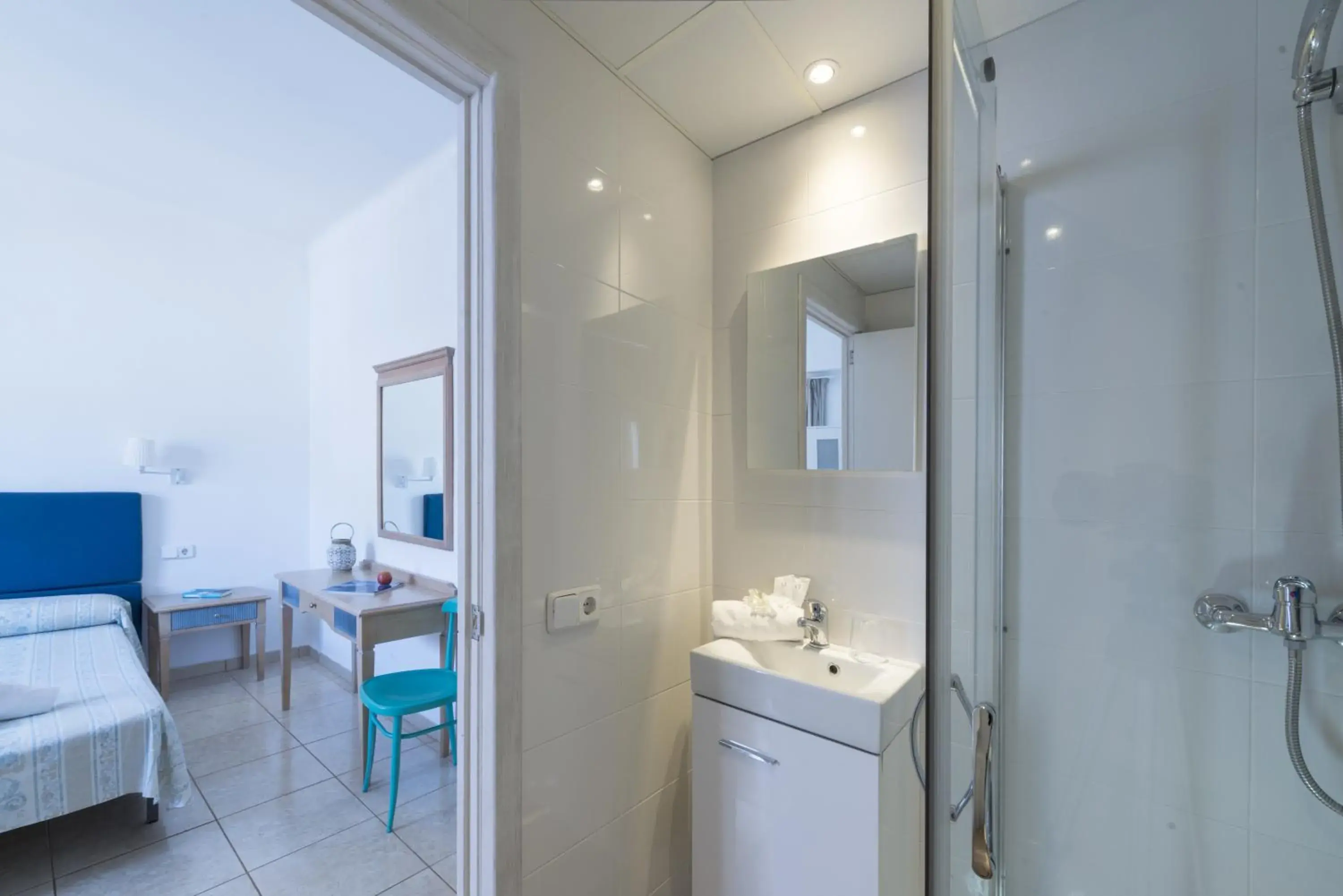 Double or Twin Room in Hotel Miramar Double or Twin Room in Hotel Miramar