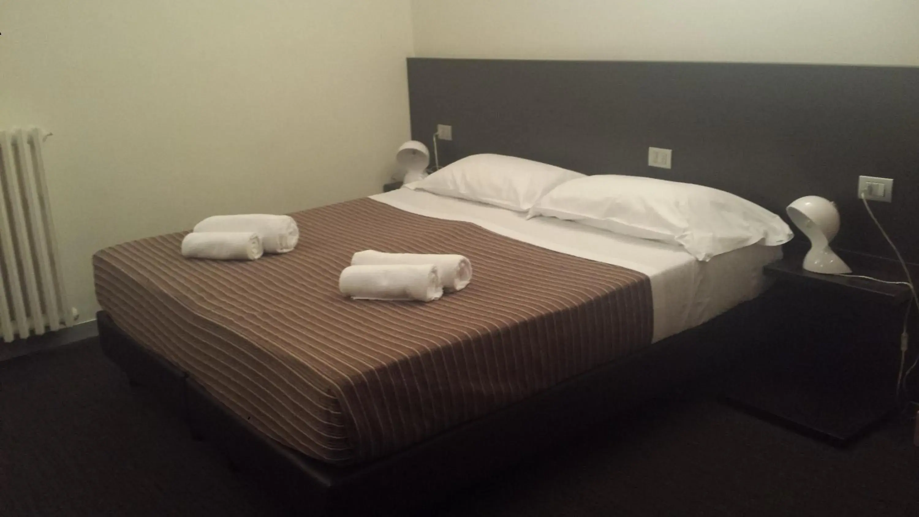 Triple Room in Hotel Firenze Triple Room in Hotel Firenze