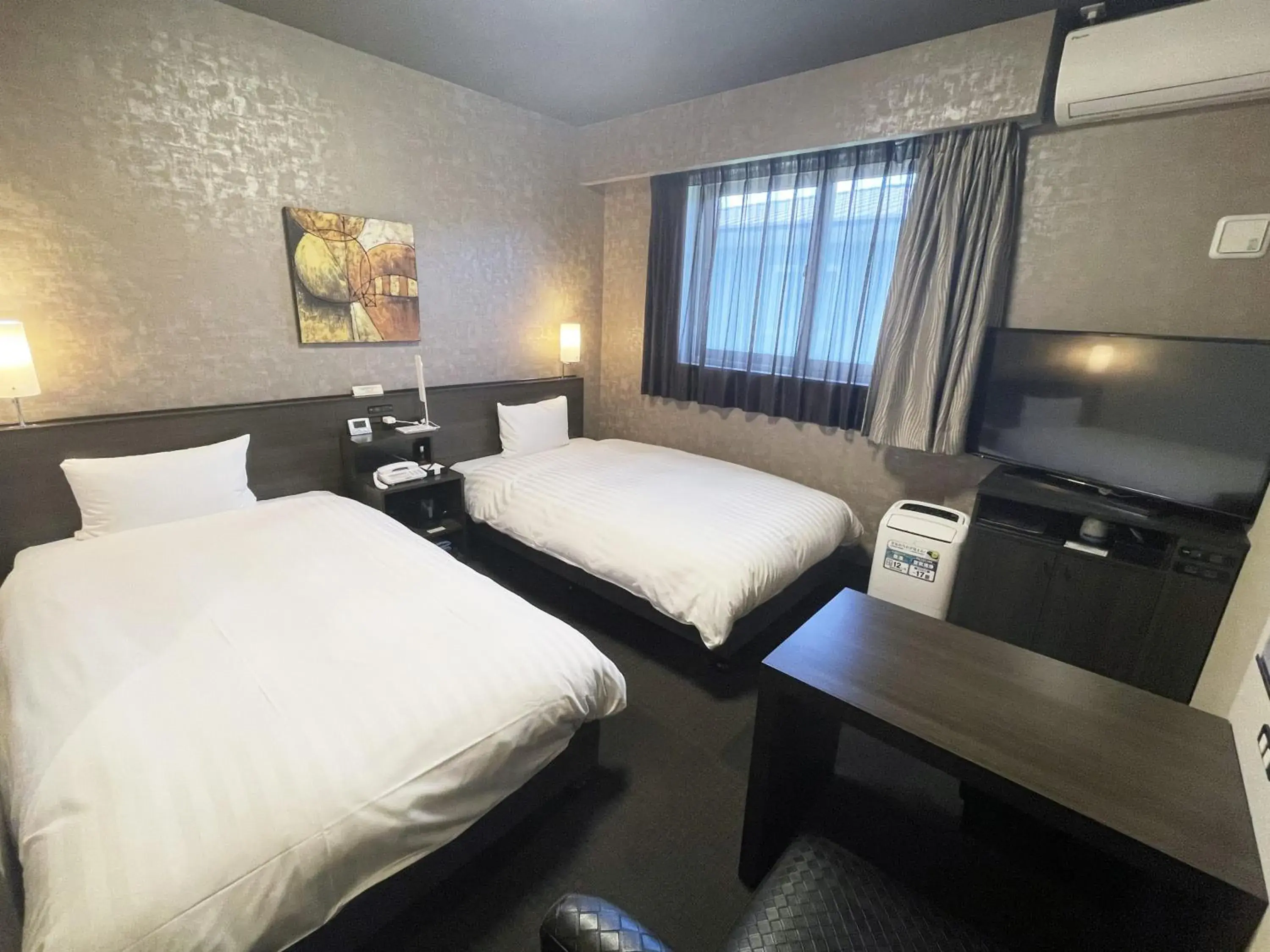 Twin Room - single occupancy - Non-Smoking in Hotel Route Inn Ise Twin Room - single occupancy - Non-Smoking in Hotel Route Inn Ise