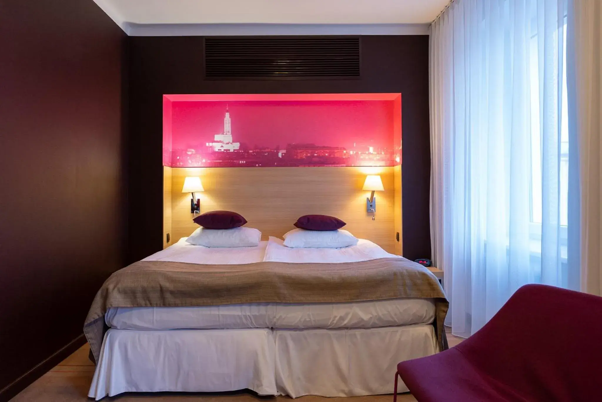 Comfort room with queen bed with access to the wellness and fitness area in Hotel Cristal Białystok Comfort room with queen bed with access to the wellness and fitness area in Hotel Cristal Białystok