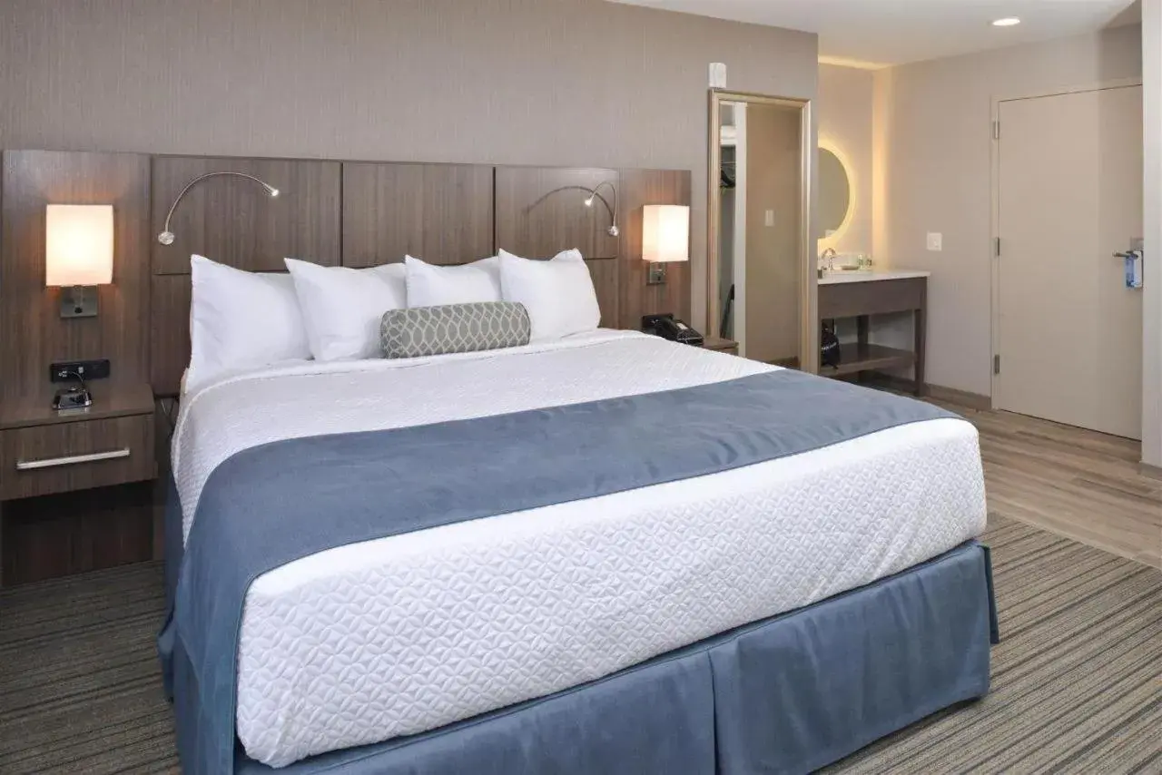 King Room - Disability Access in Anchored Inn at Hidden Harbor King Room - Disability Access in Anchored Inn at Hidden Harbor