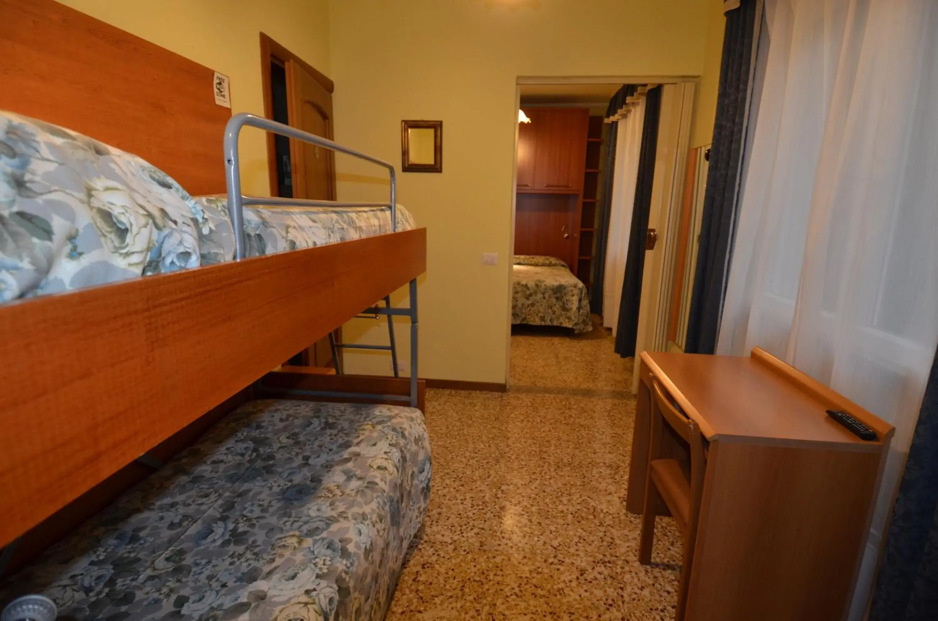 Standard Quadruple Room in Hotel Villa Ruscello Standard Quadruple Room in Hotel Villa Ruscello