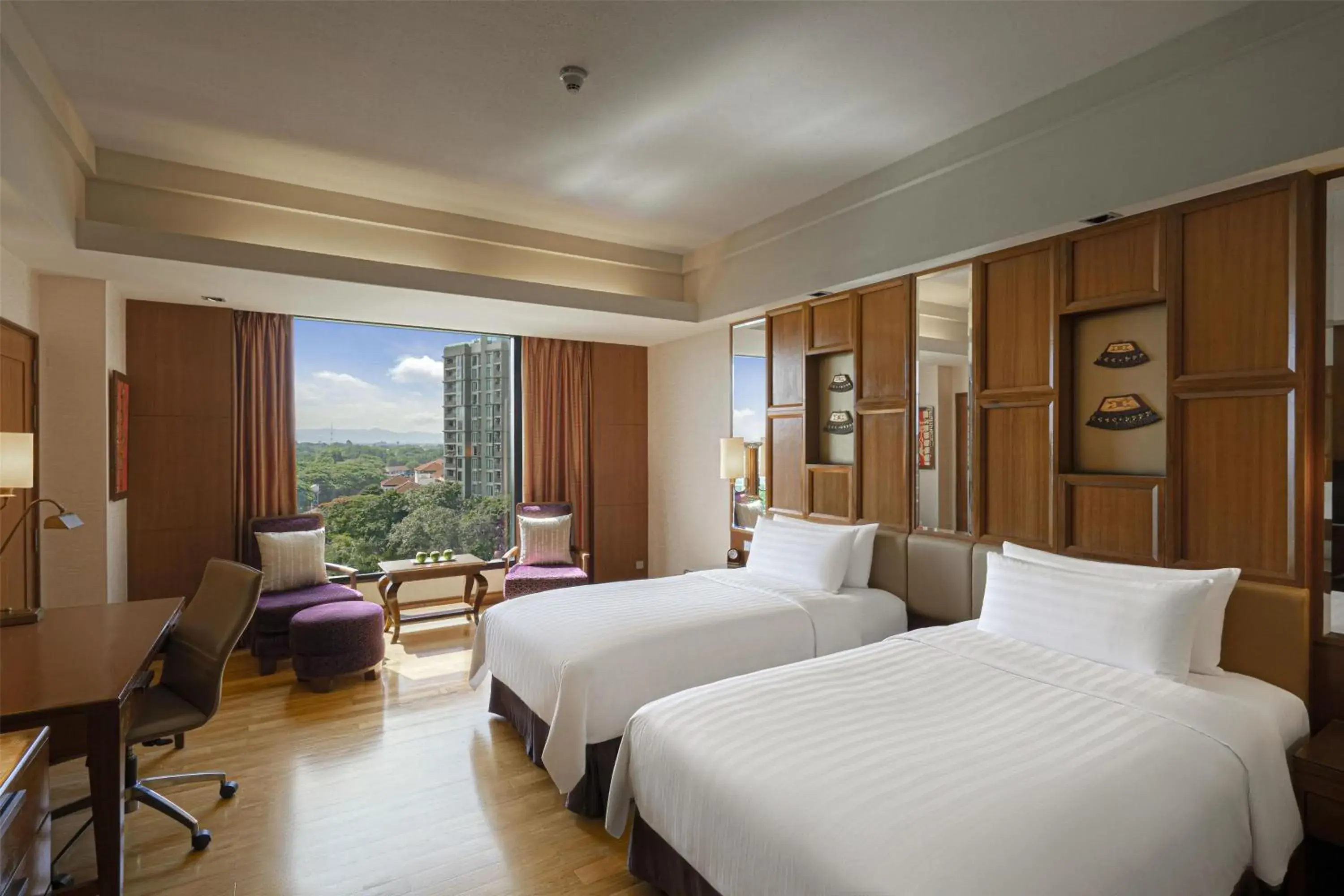 Deluxe Twin Room with Pool View in Shangri-La Chiang Mai Deluxe Twin Room with Pool View in Shangri-La Chiang Mai