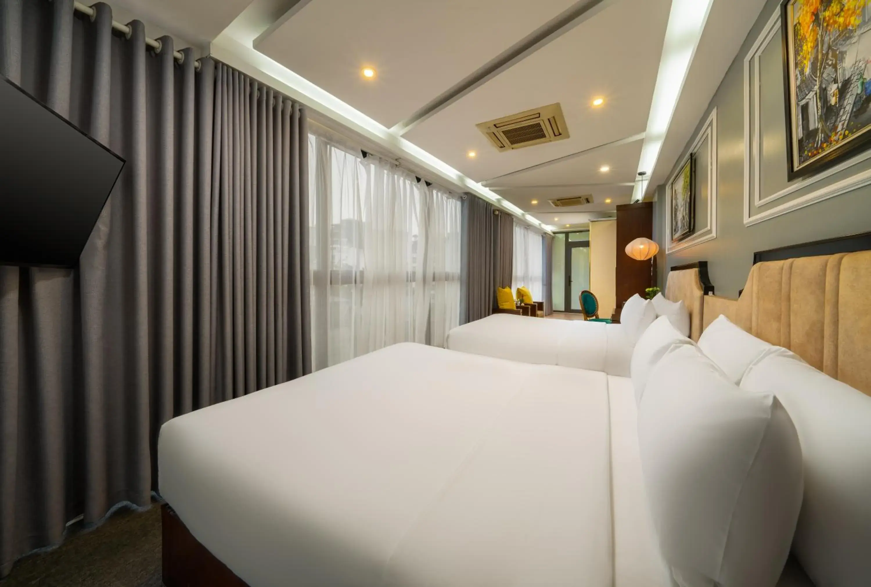 Bella Rosa Suite with Lake View in Bella Rosa Hotel & Travel Bella Rosa Suite with Lake View in Bella Rosa Hotel & Travel