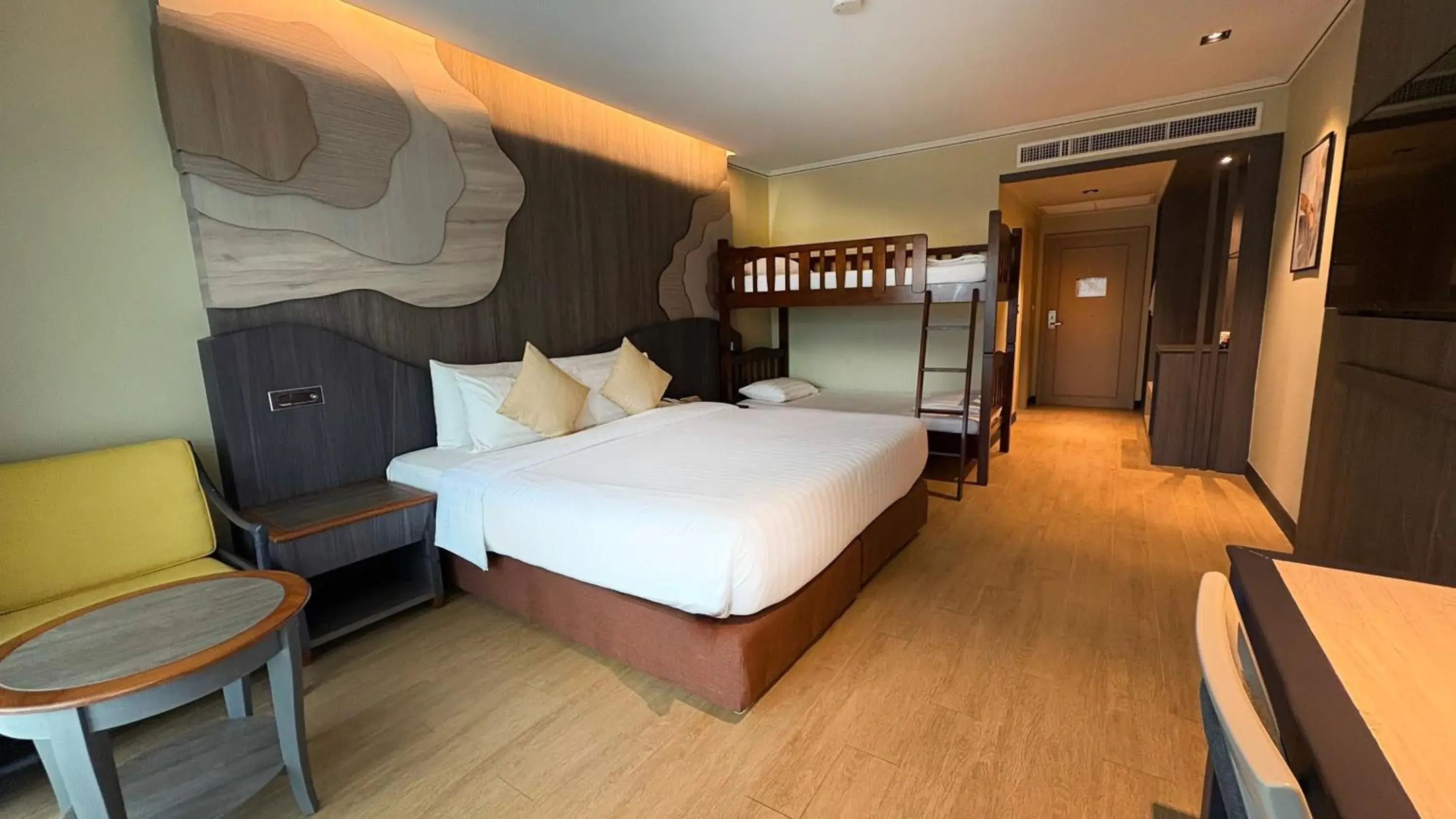 Deluxe Family Pool View with bunk bed in Amora Beach Resort Phuket Deluxe Family Pool View with bunk bed in Amora Beach Resort Phuket